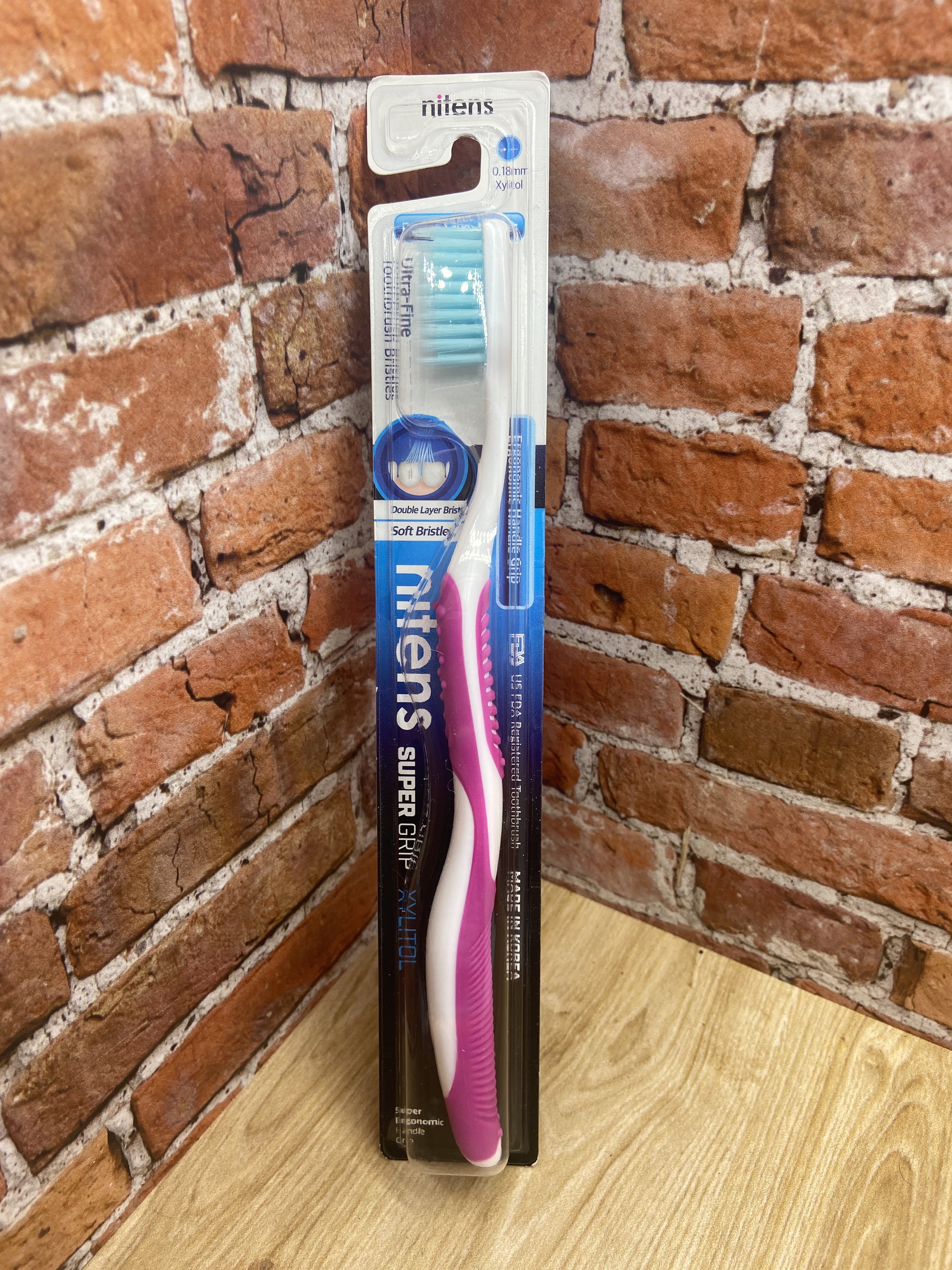Dental Care Nitens Super Grip  Xylitol Зубная щетка Ксилит cо сверхтонкой двойной щетиной средней жесткости