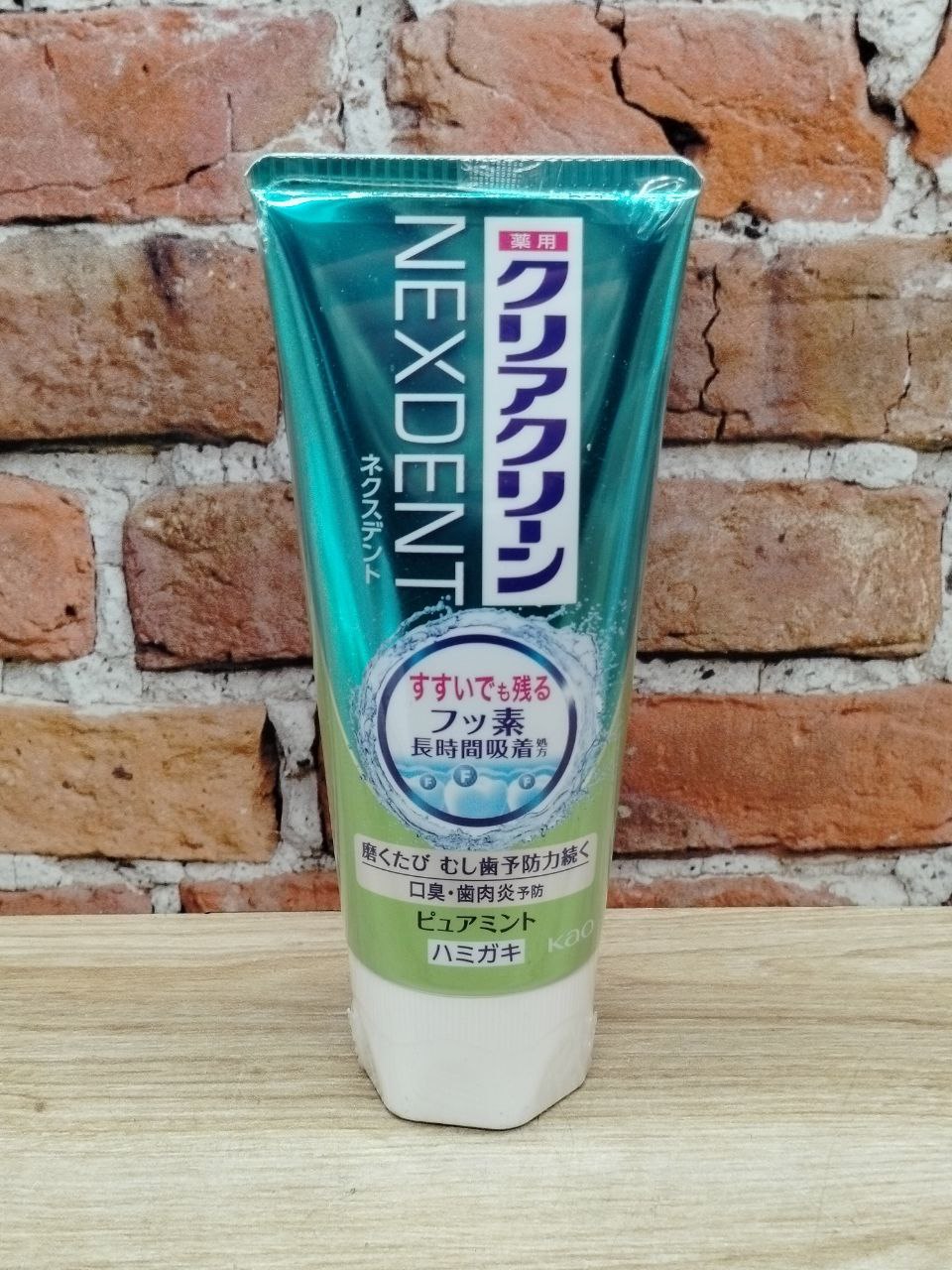 Kao Clear Clean Nexdent Pure Mint Лечебно-профилактическая зубная паста комплесного действия с микрогранулами и фтором Мята 120 гр