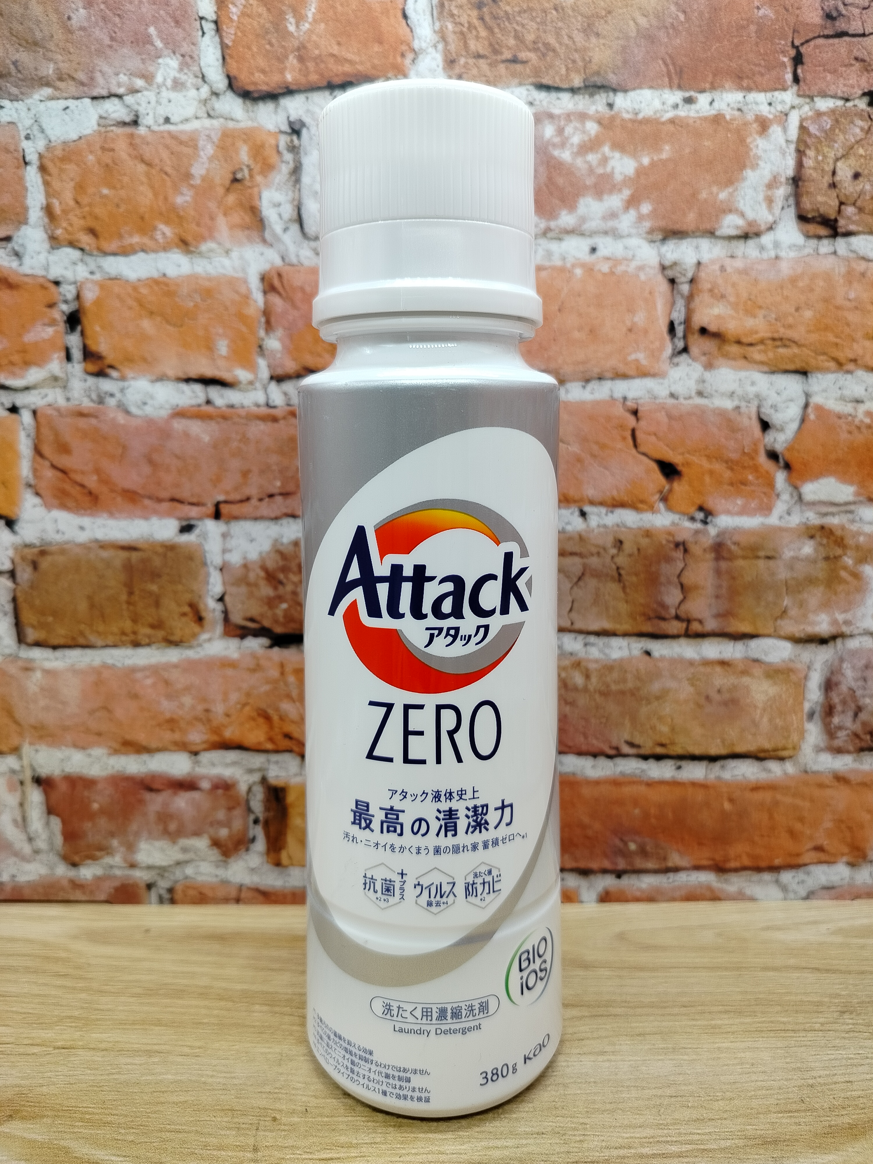 Kao Attack Zero Суперконцентрированный гель для стирки универсальный 380 гр на 38 стирок