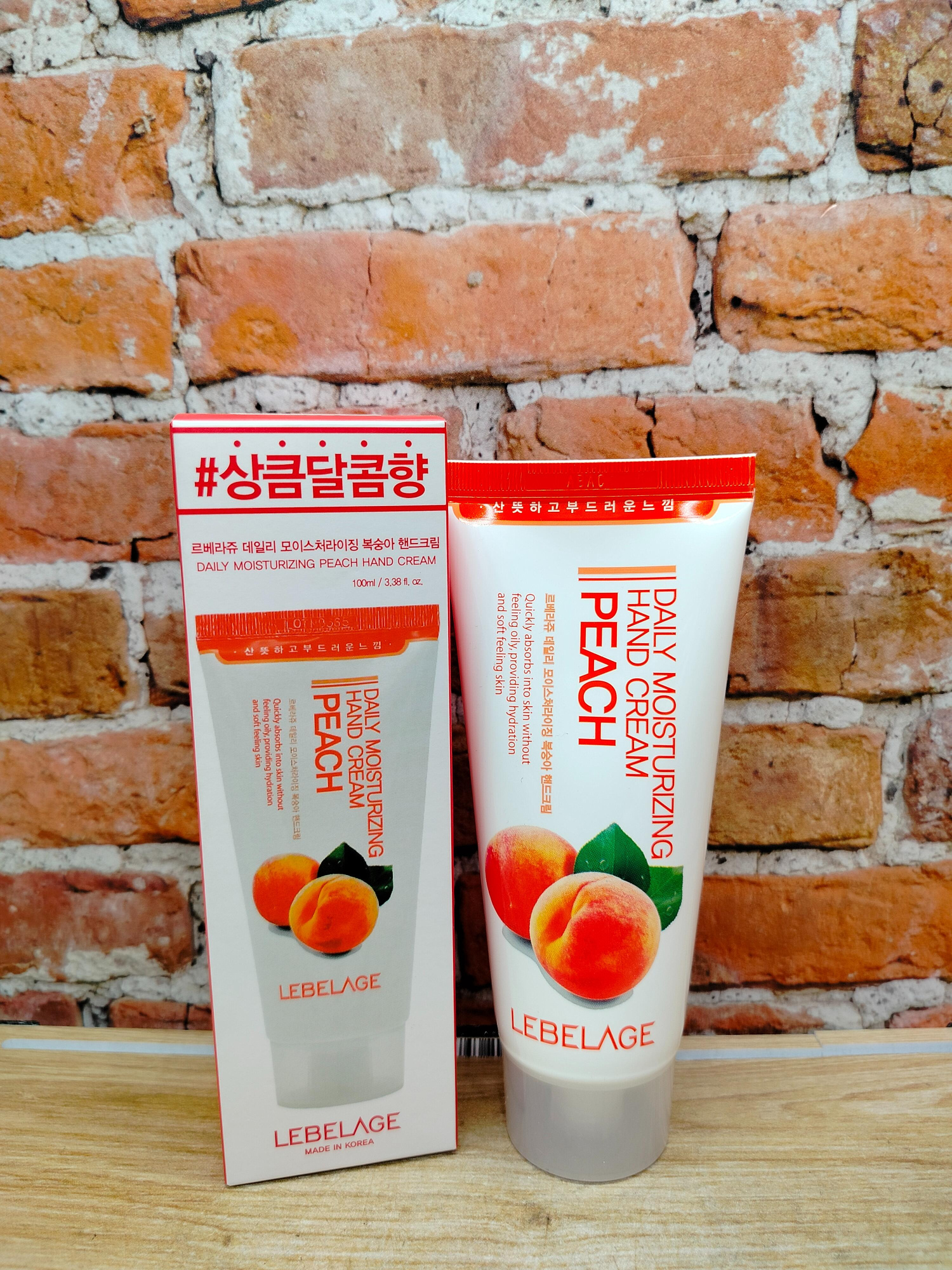 Lebelage Daily Moisturizing Peach Hand Cream Крем для рук с персиком 100 мл