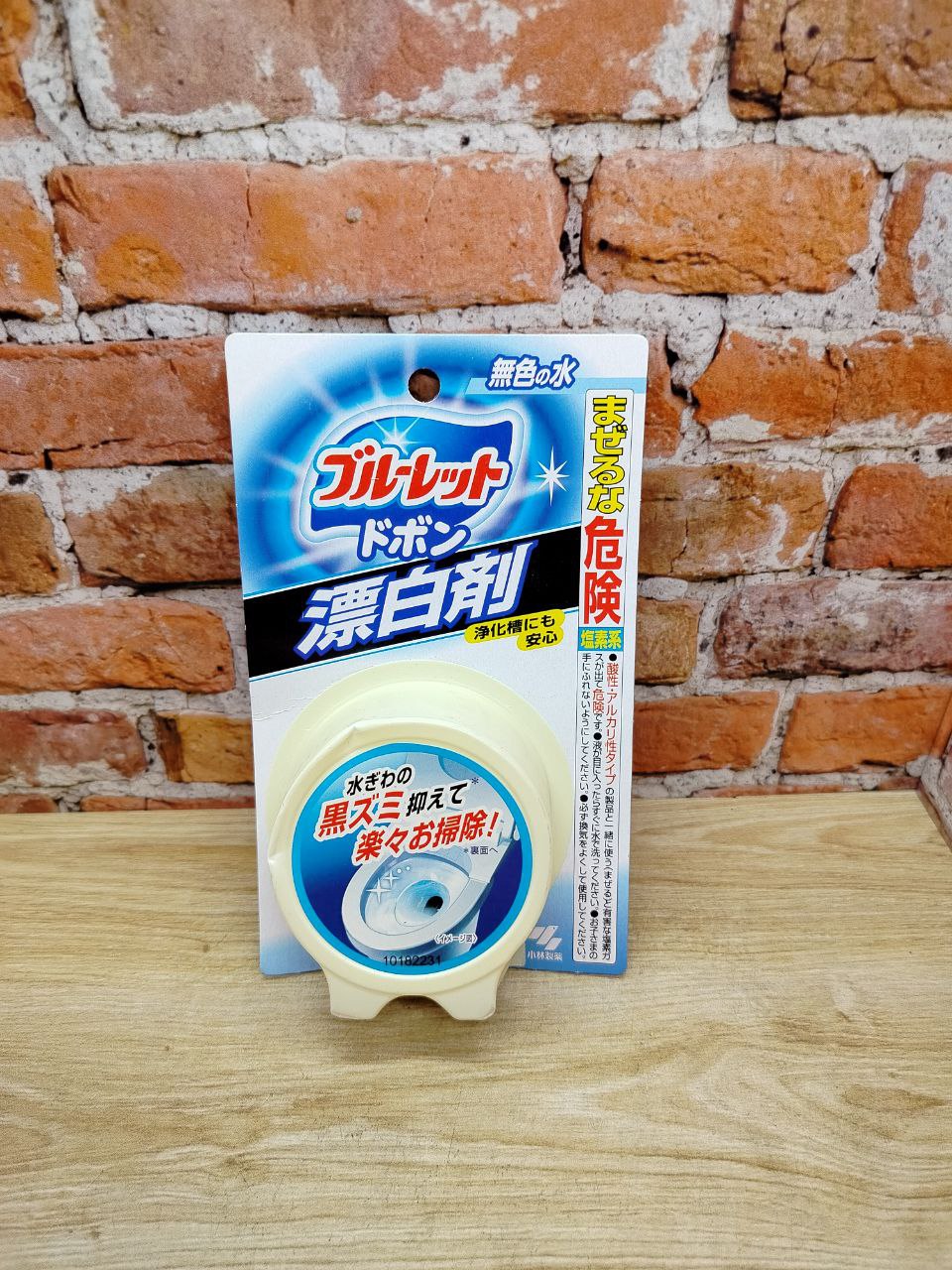Kobayashi Bluelet Dobon Bleach Очищающая и дезодорирующая таблетка для бачка унитаза с отбеливающим эффектом 120 гр