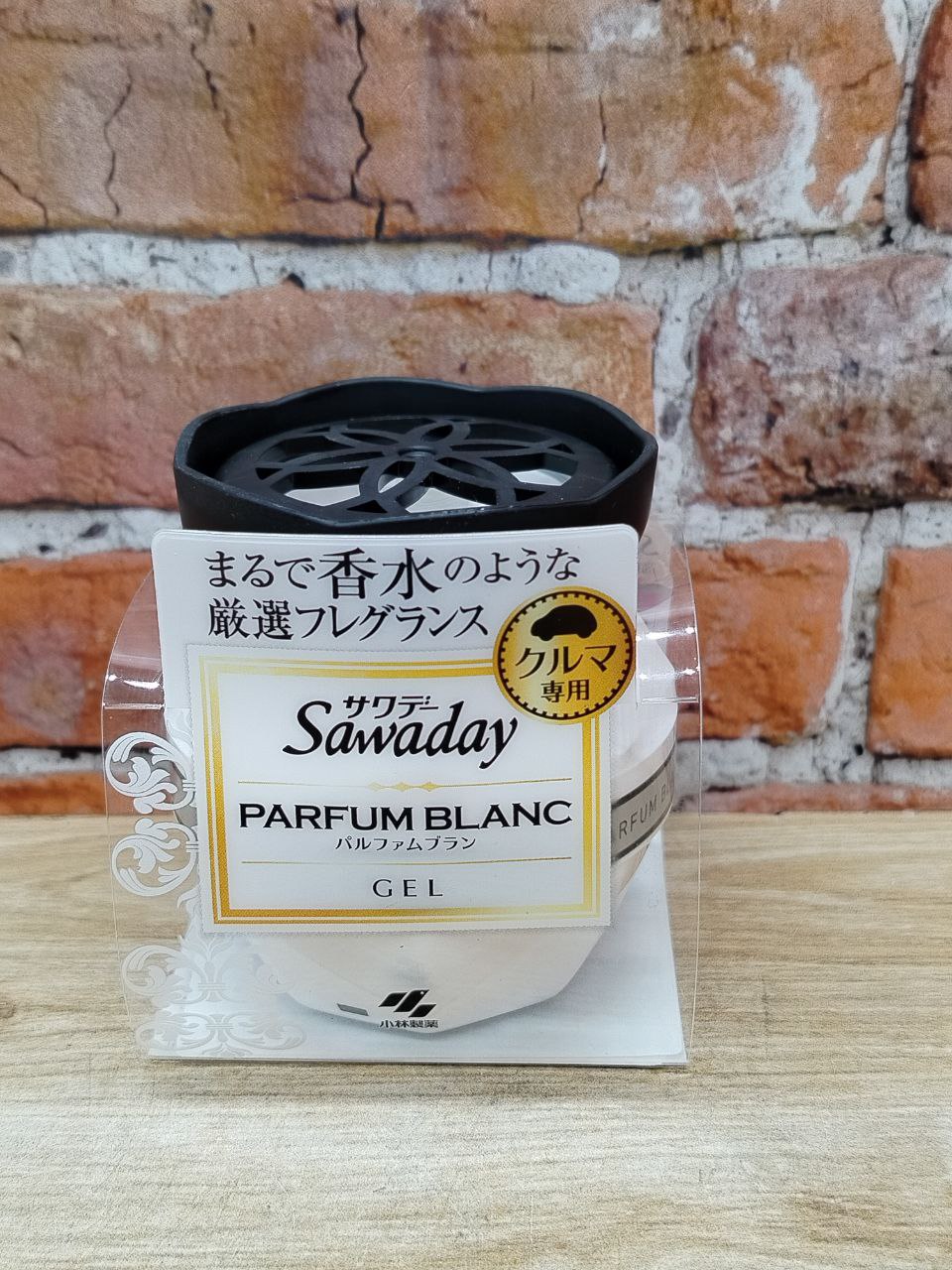 Kobayashi Sawaday Gel Parfum Blanc Гелевый освежитель воздуха для салона автомобиля 90 гр