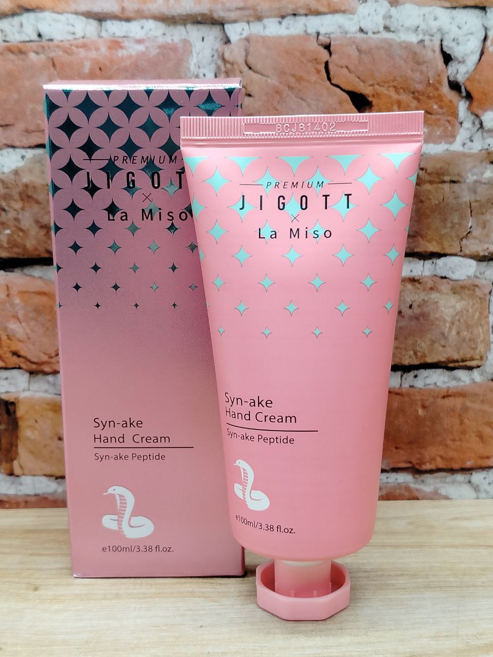 Premium Jigott & La Miso Крем для рук Syn-ake 100 мл