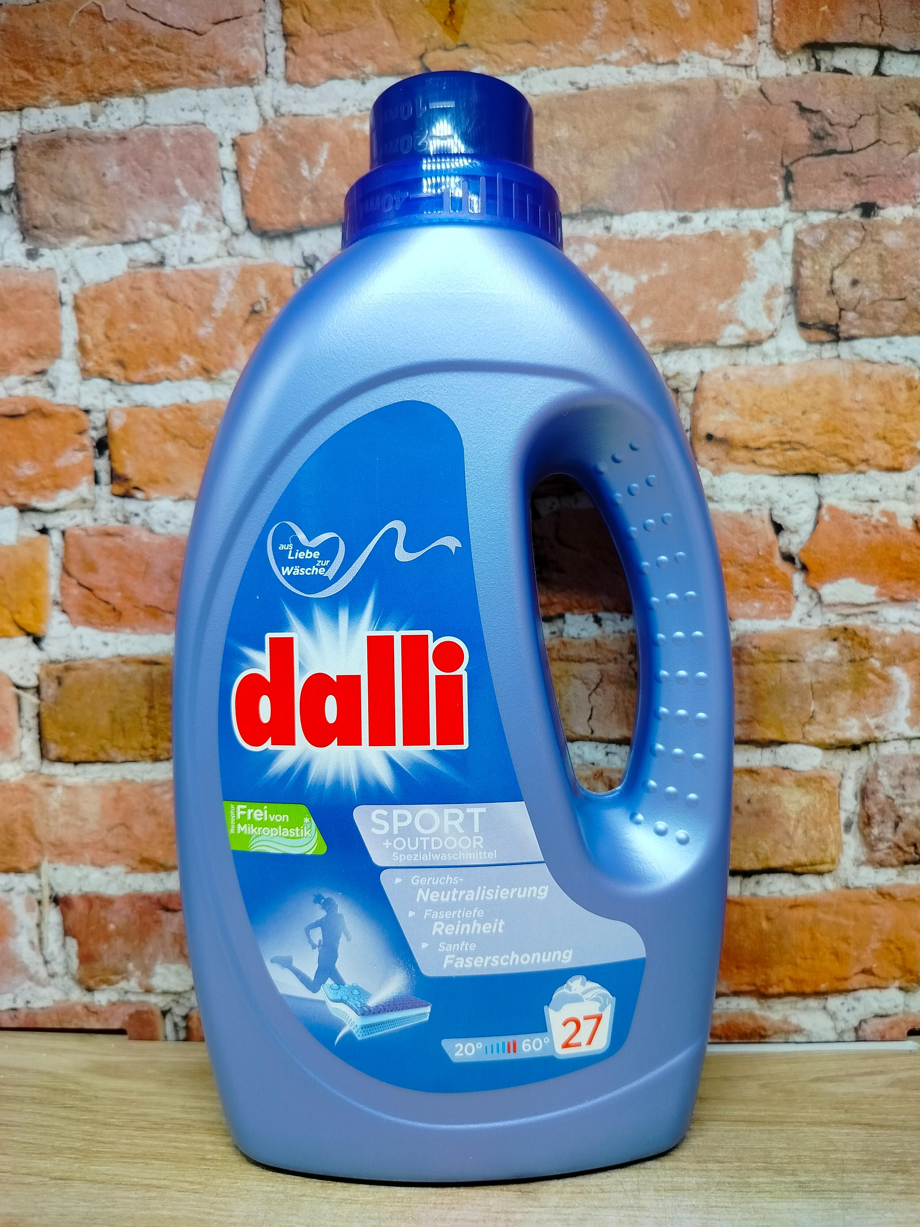 Dalli Sport & Outdoor Универсальный концентрированный гель для стирки спортивной одежды, пуховиков, кросовок и современных тканей 1,1 л на 20 стирок