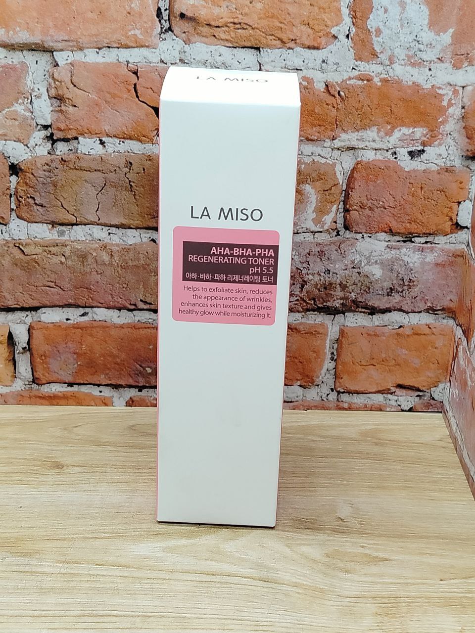 La Miso AHA-BHA-PHA Интенсивно обновляющий тонер с кислотами pH 5.5 150 мл
