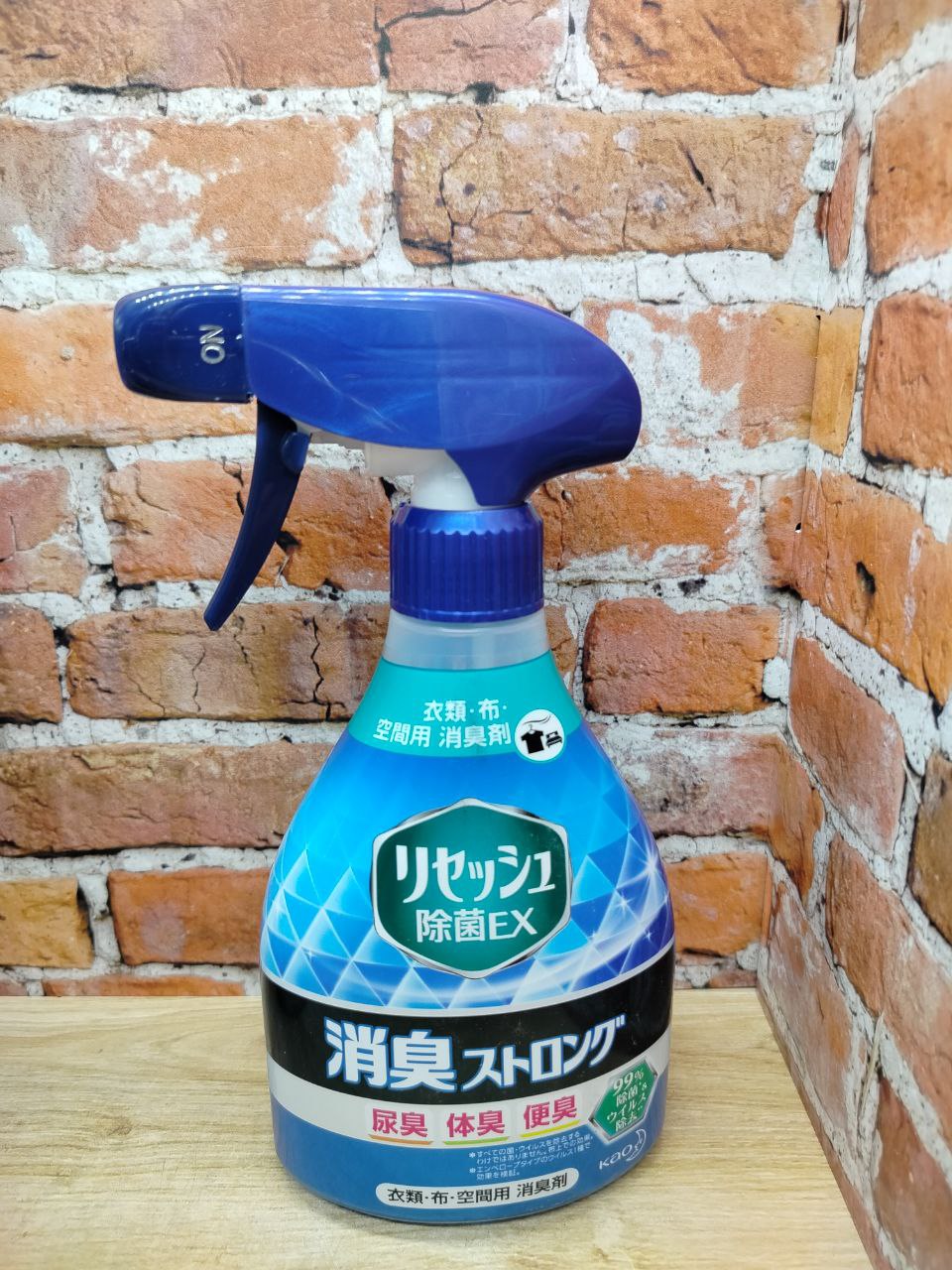 Kao Resesh EX Plus Deodorant Strong Спрей-дезодорант для одежды и постельных принадлежностей Травы 370 мл