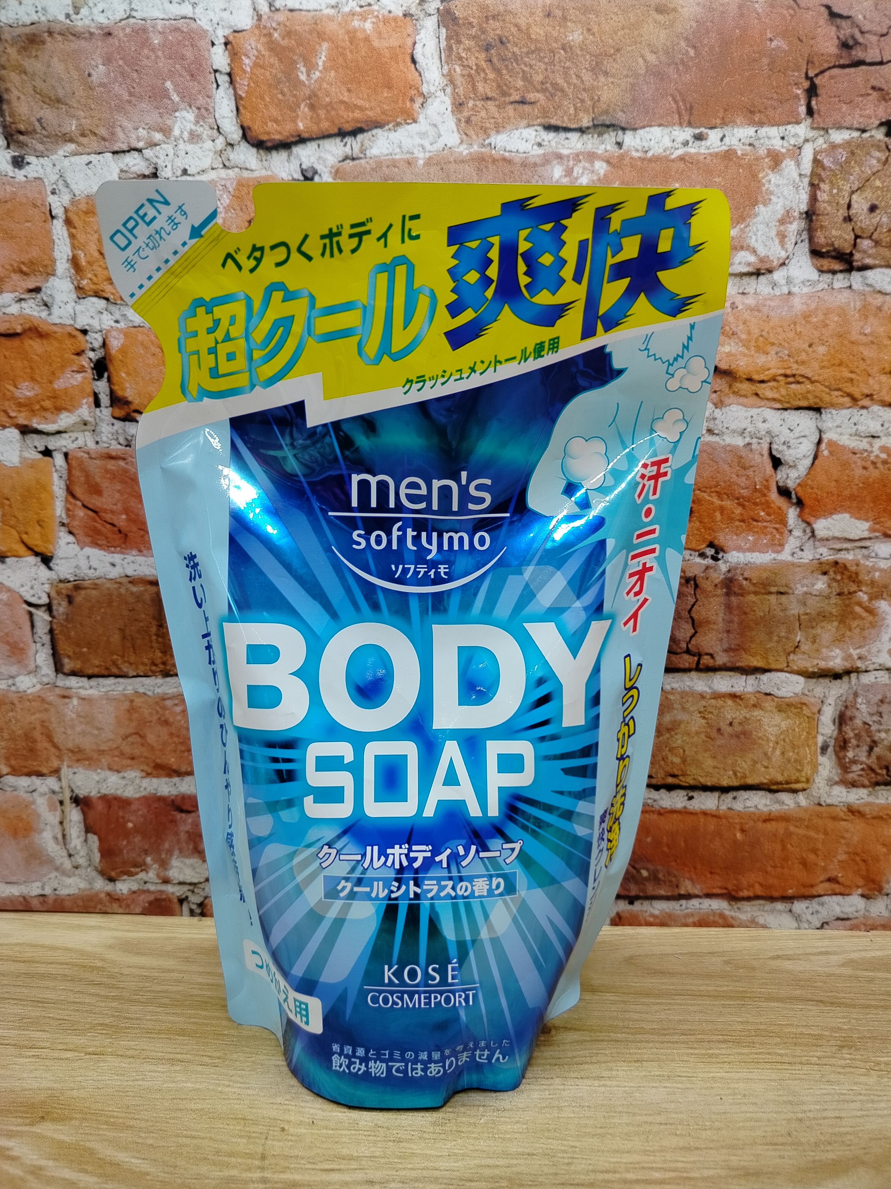 Kose Cosmeport Men's Softymo Мужской гель для душа с охлаждающим эффектом и цитрусовым ароматом 400 мл запасной блок