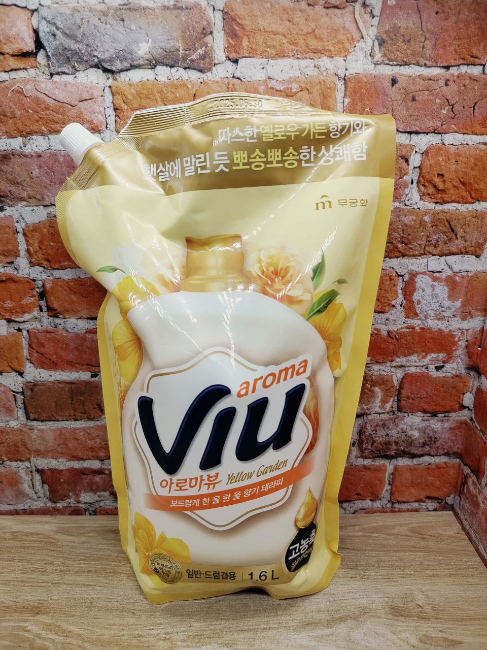 Mukunghwa Aroma Viu Yellow Garden Антибактериальный ароматизирующий кондиционер Желтый сад 1,6 л в мягкой упаковке