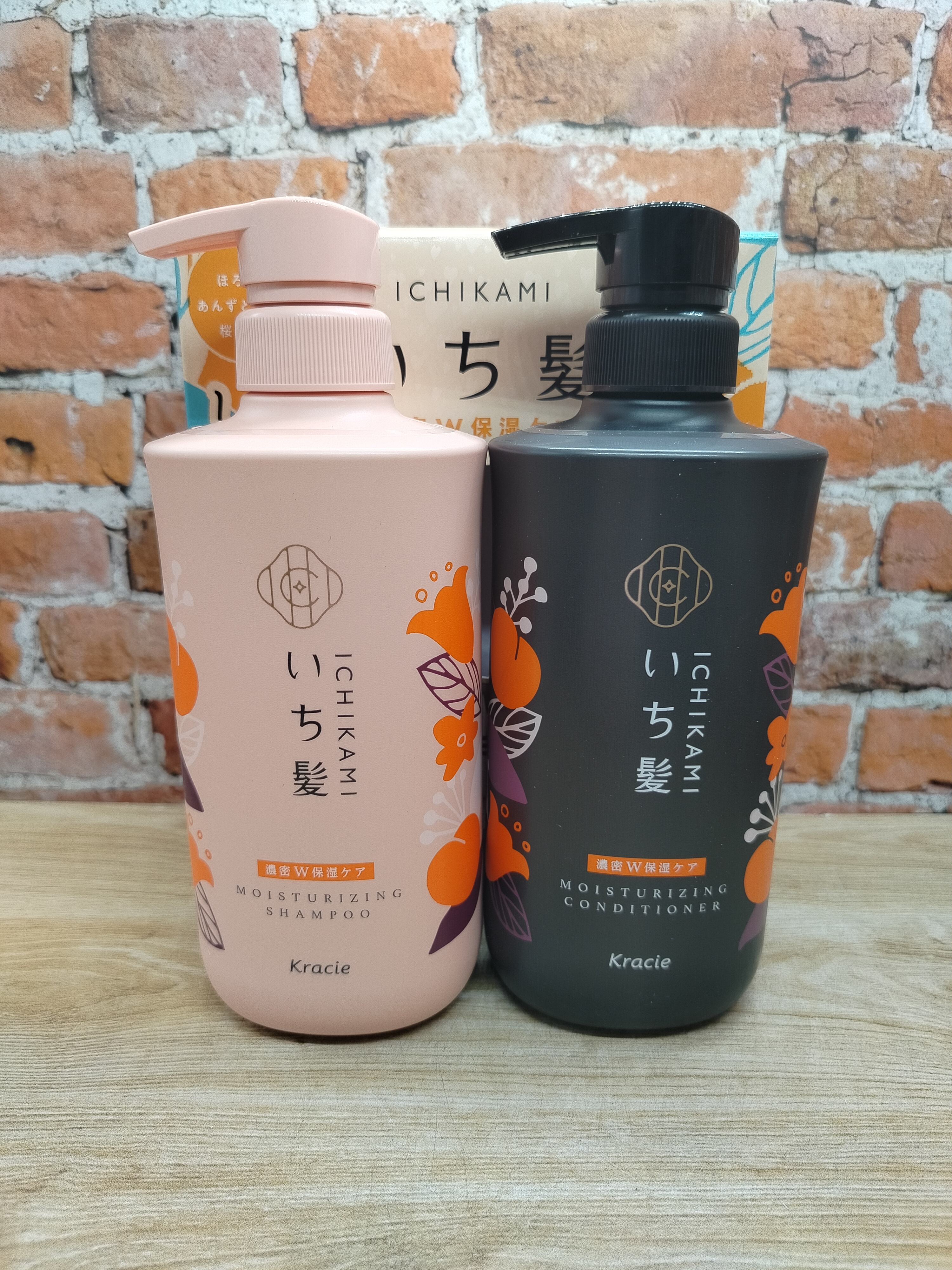 Kracie Ichikami Набор Moisturizing: Шампунь 480 мл + кондиционер 480 гр интенсивно увлажняющие для поврежденных волос с маслом абрикоса