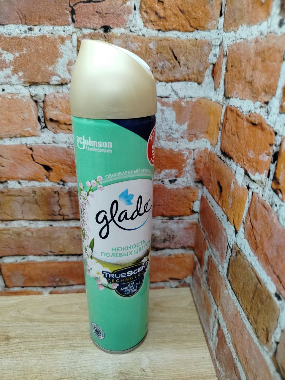 Glade Освежитель воздуха Нежность полевых цветов 300 мл