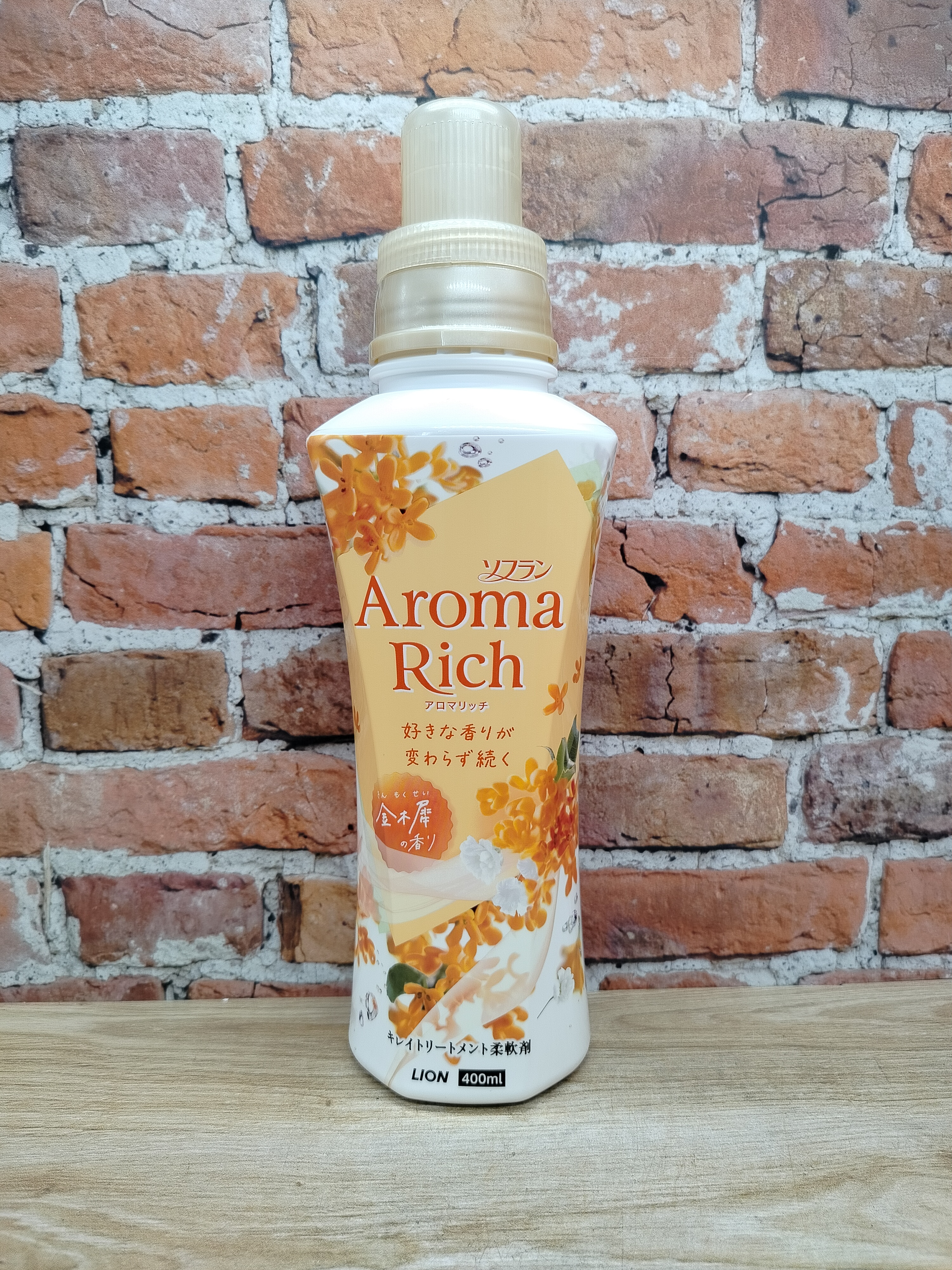 Lion Soflan Aroma Rich Osmanthus 314 Кондиционер для белья с натуральными ароматическими маслами 400 мл