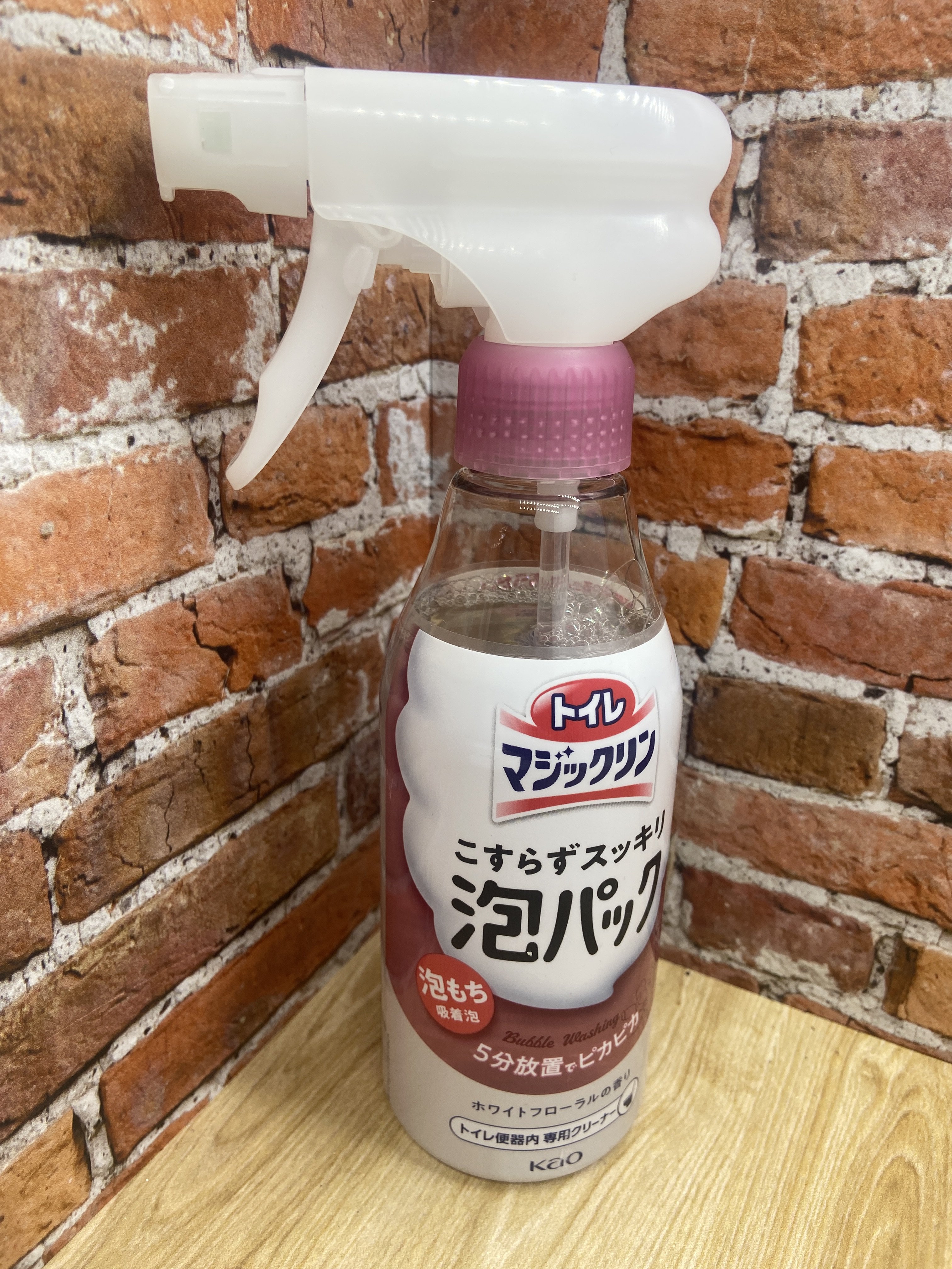 Kao Magiclean Toilet Спрей-пенка для туалета с ароматом белых цветов 300 мл