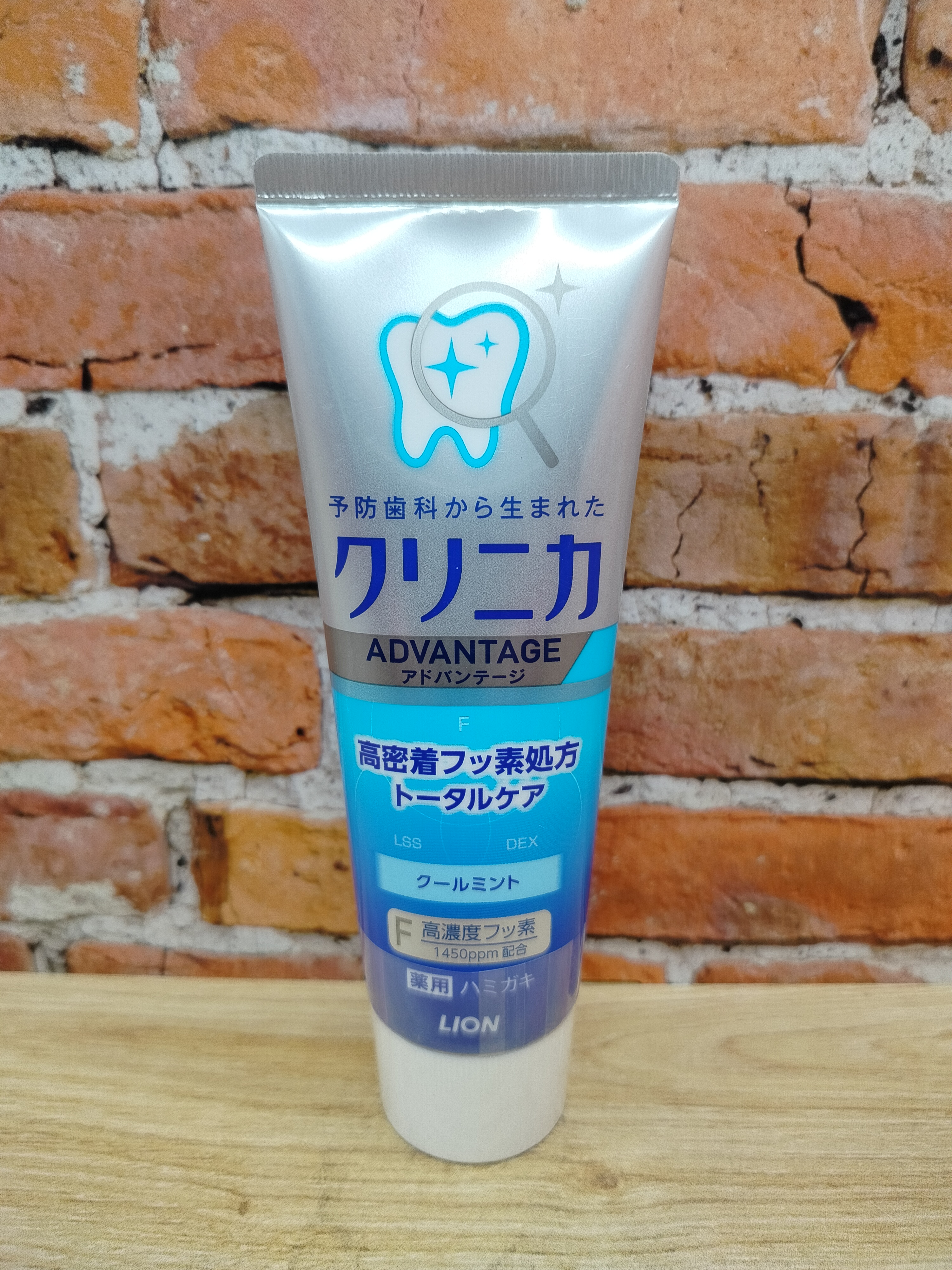 Lion Clinica Advantage Cool Mint Зубная паста отбеливающая с охлаждающим вкусом мяты 130 гр