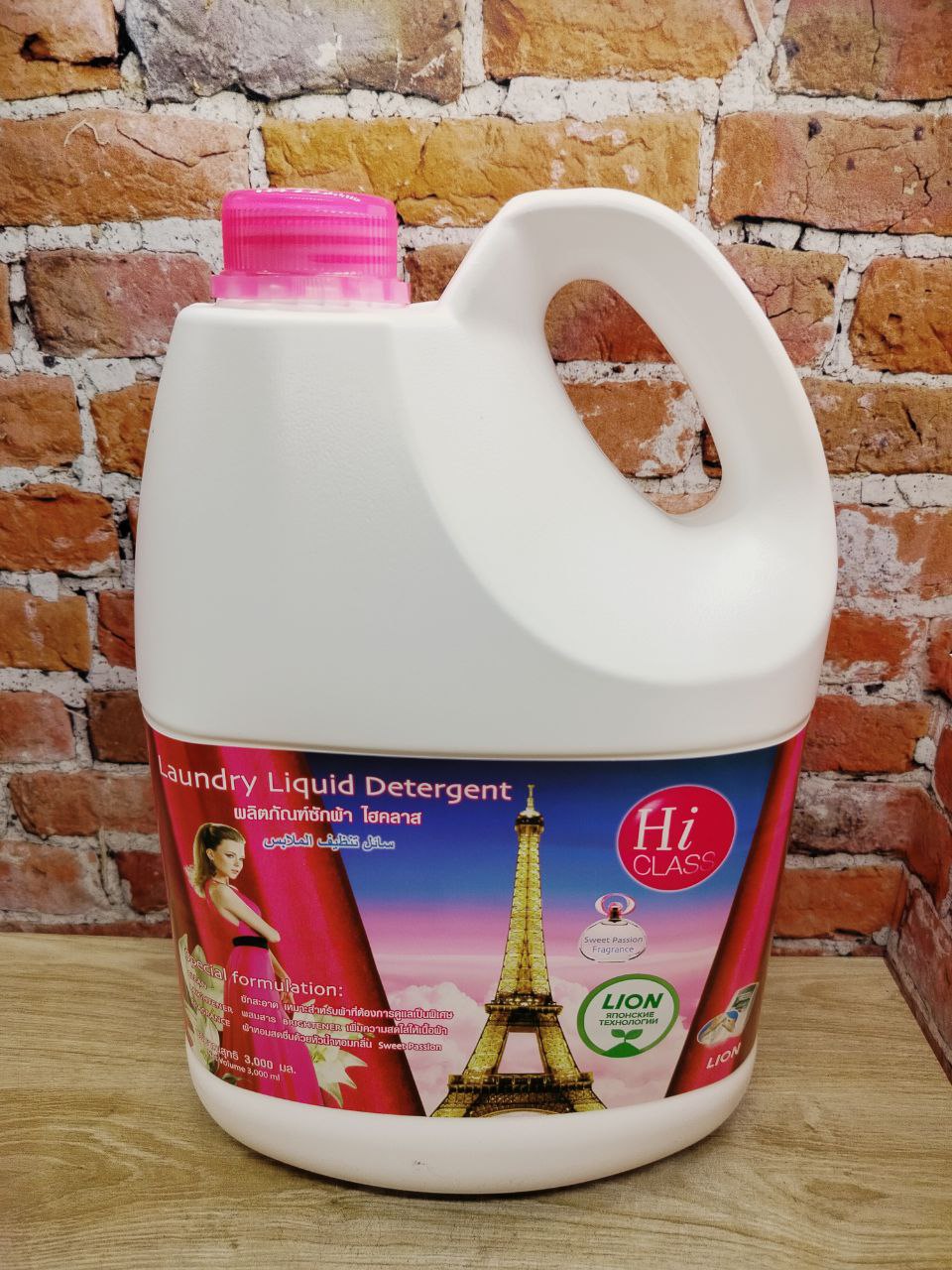 Lion Hi-Class Гель для стирки одежды концентрированный Сладкая страсть 3000 мл