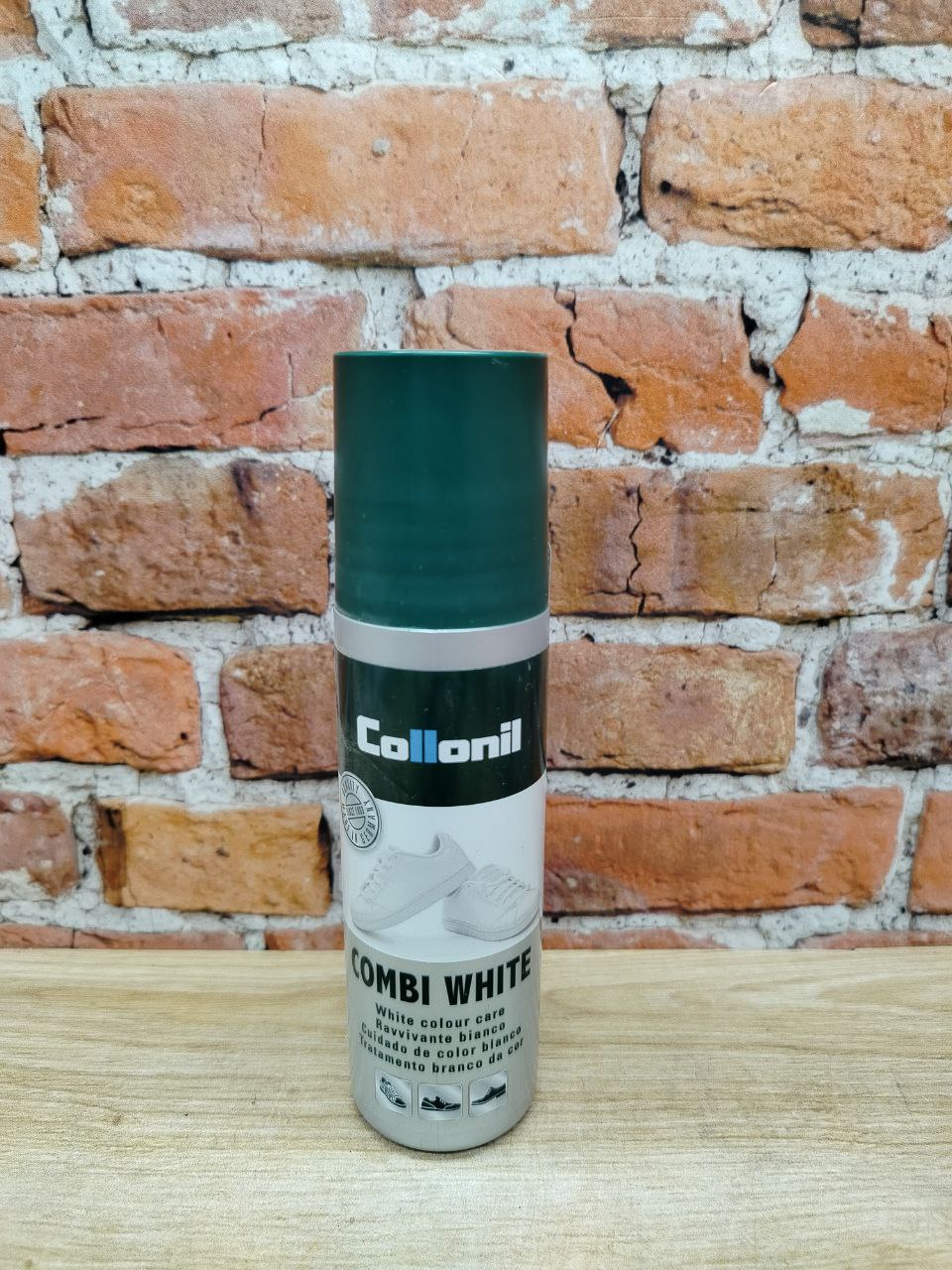 Collonil Combi White Краситель для освежения белого цвета изделий из кожи, текстиля и синтетики 100 мл