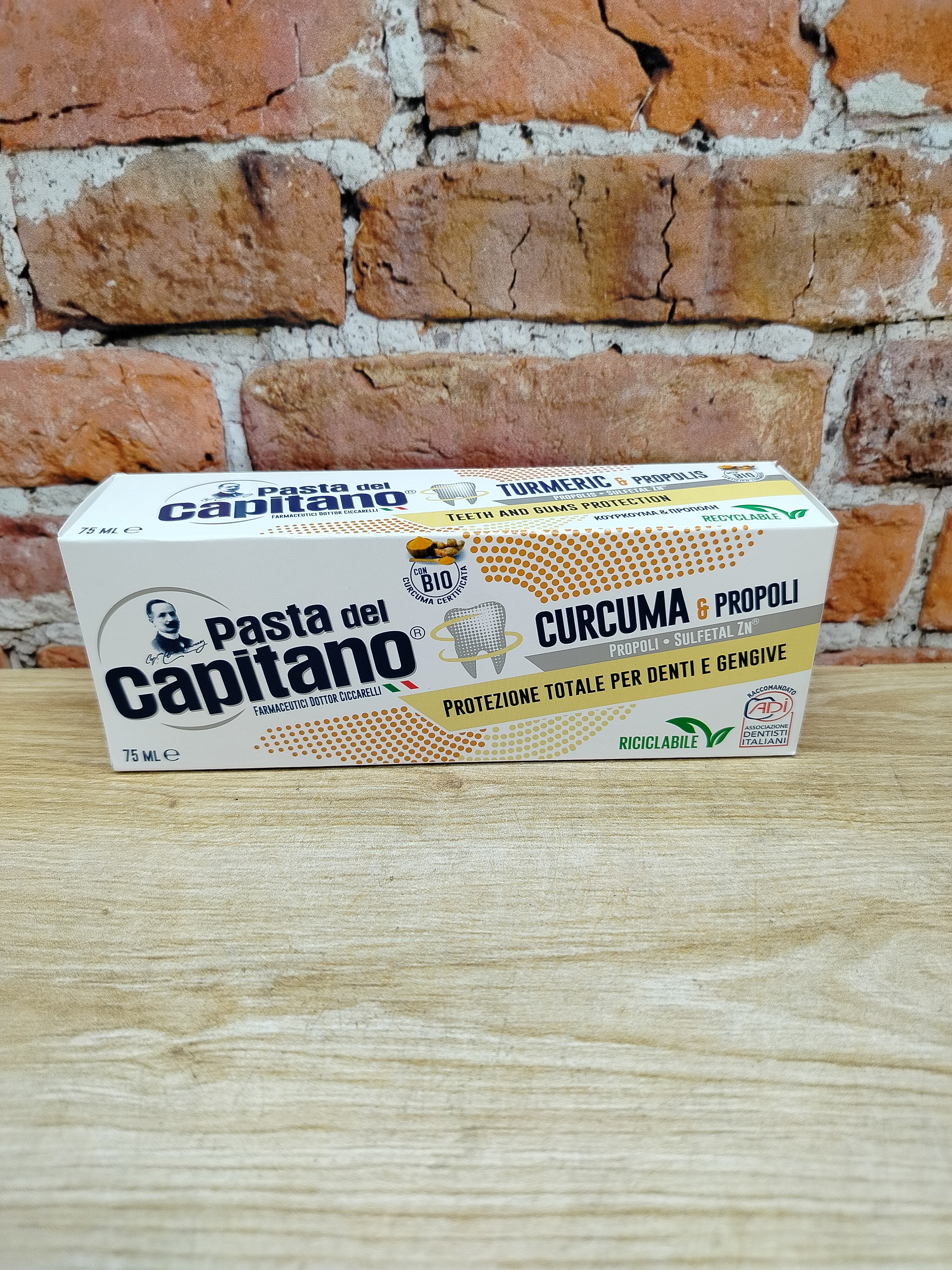 Pasta Del Capitano Teeth and Gums Protection Turmeric & Propolis Зубная паста для комплексной защиты полости рта Куркума и Прополис 75 мл