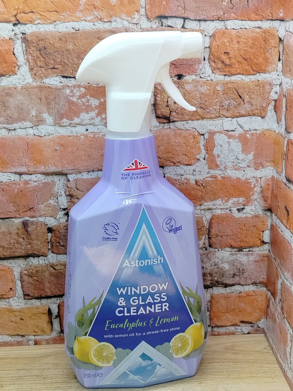 Astonish Window & Glass Eucaliptus & Lemon Cleaner Спрей для стекол и зеркал Эвкалипт и лимон 750 мл