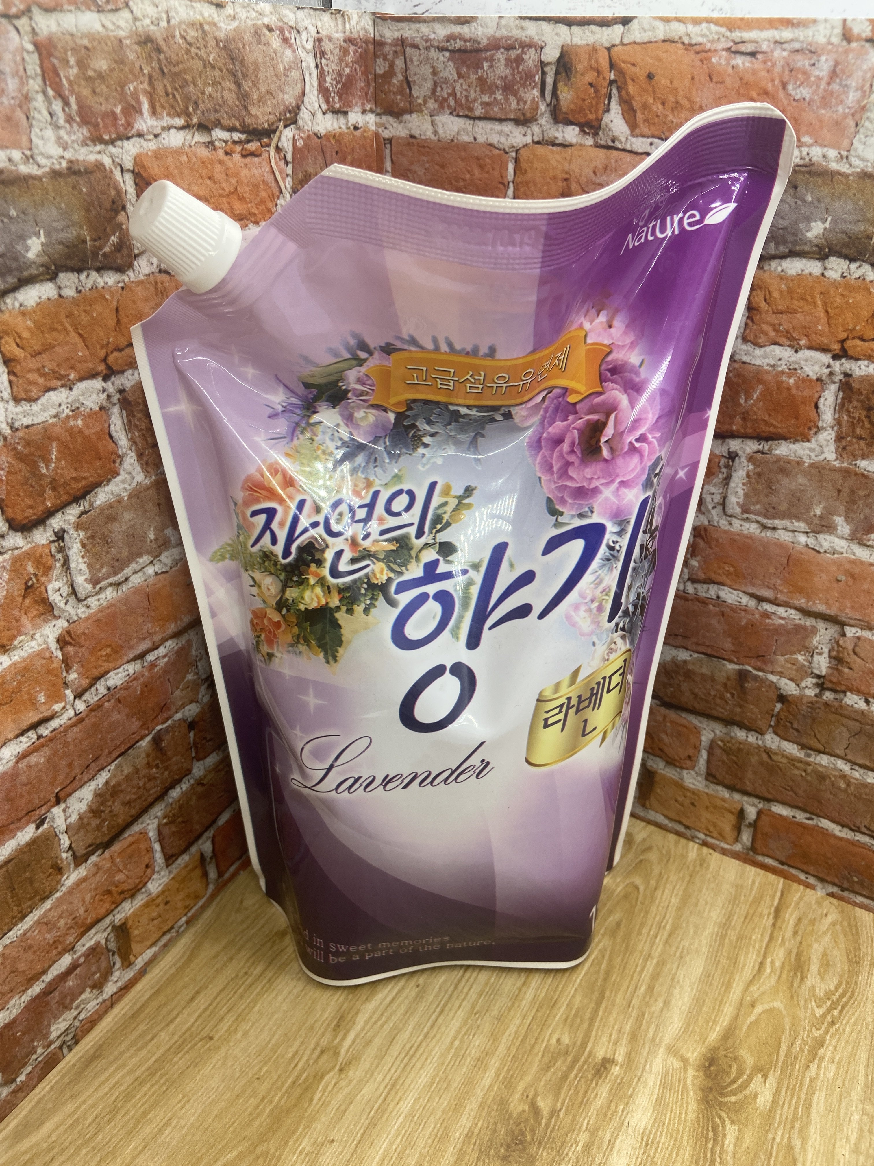 CJ Freshway Fabric Softener Levender Кондиционер для белья с ароматом Лаванды 1300 мл на 65 стирок запасной блок