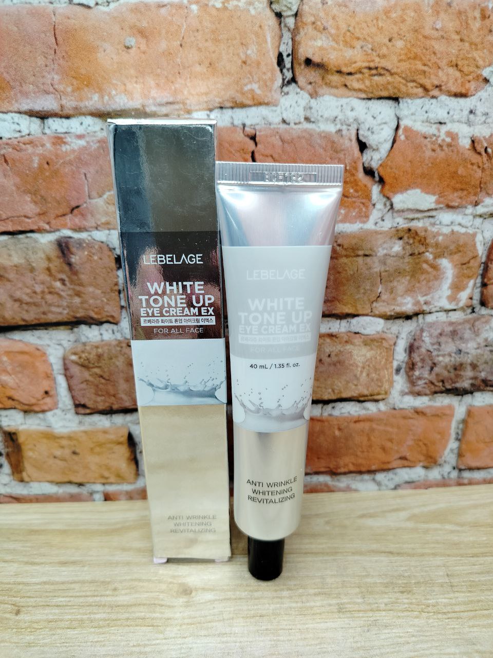 Lebelage Eye Cream EX White Tone Up Крем для области вокруг глаз осветляющий 40 мл