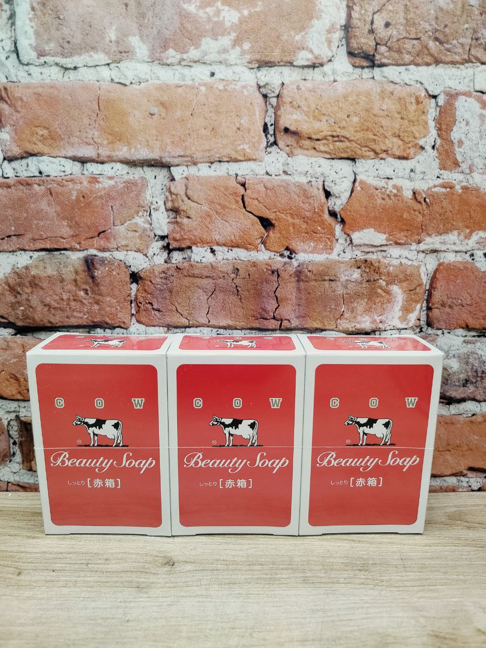 Cow Brand Мыло туалетное молочное увлажняющее с ароматом роз 90 гр 3 шт