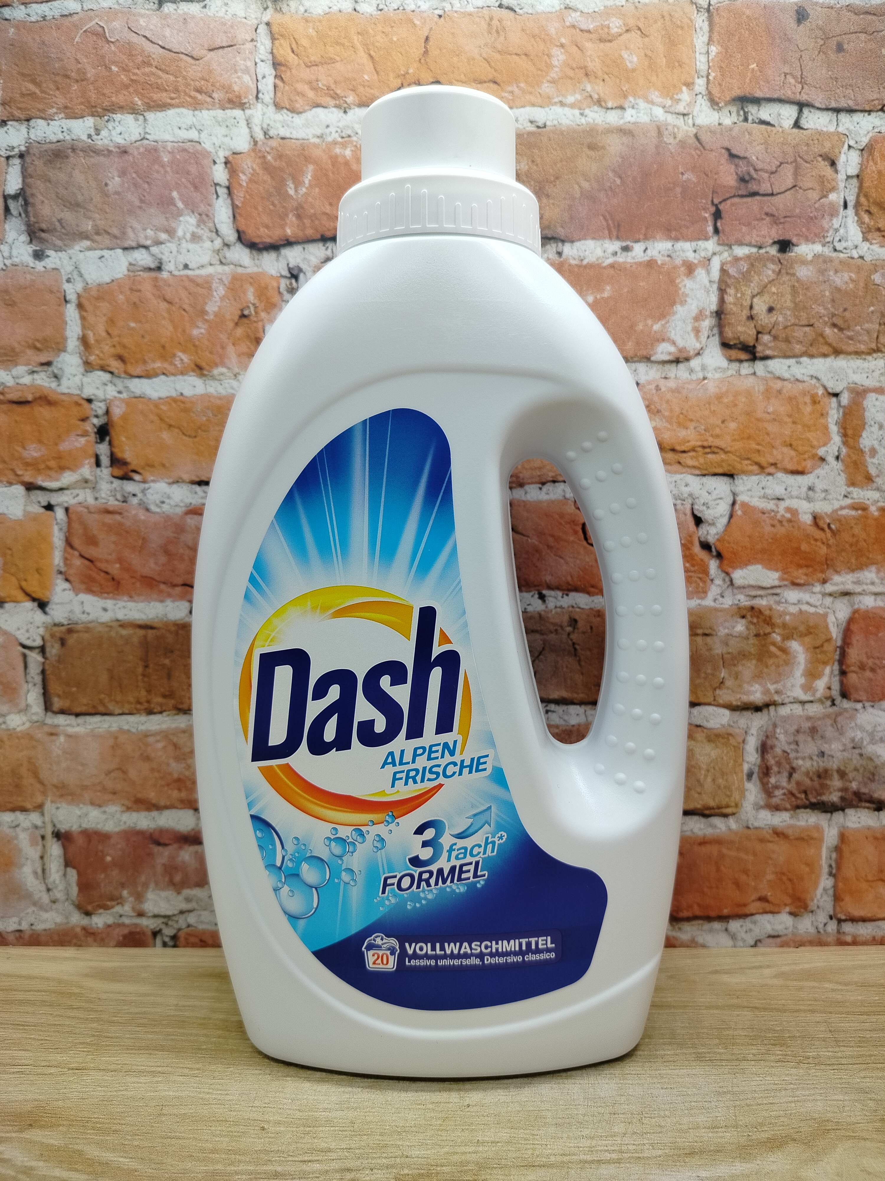 Dash 3 Fach Formel Alpen Frische Гель для стирки белого белья с ароматом Альпийская свежесть 1,1 л на 20 стирок