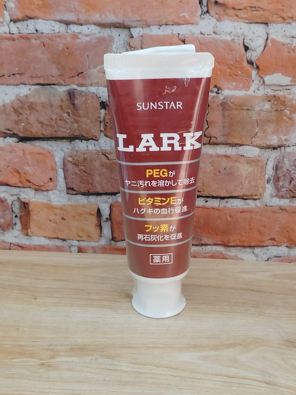 Sunstar Lark Зубная паста для устранения никотинового налета с витамином Е и вкусом мяты 150 гр