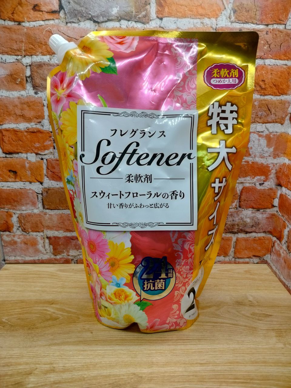 Nihon Softener Кондиционер-ополаскиватель с цветочным ароматом 1200 мл в мягкой упаковке