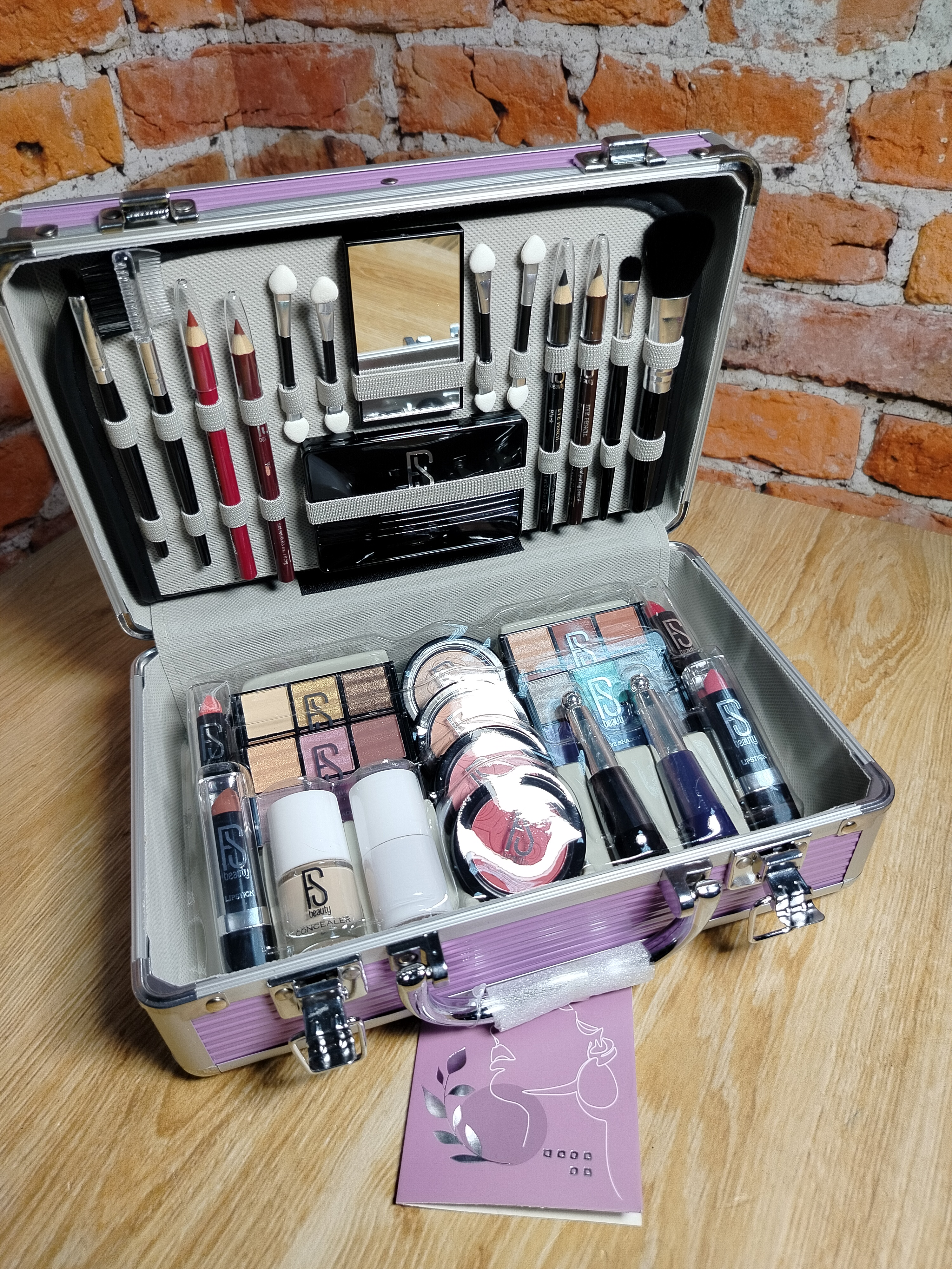 FS Beauty Rose Violet Make Up Box 50 Подарочный набор декоративной косметики в чемодане