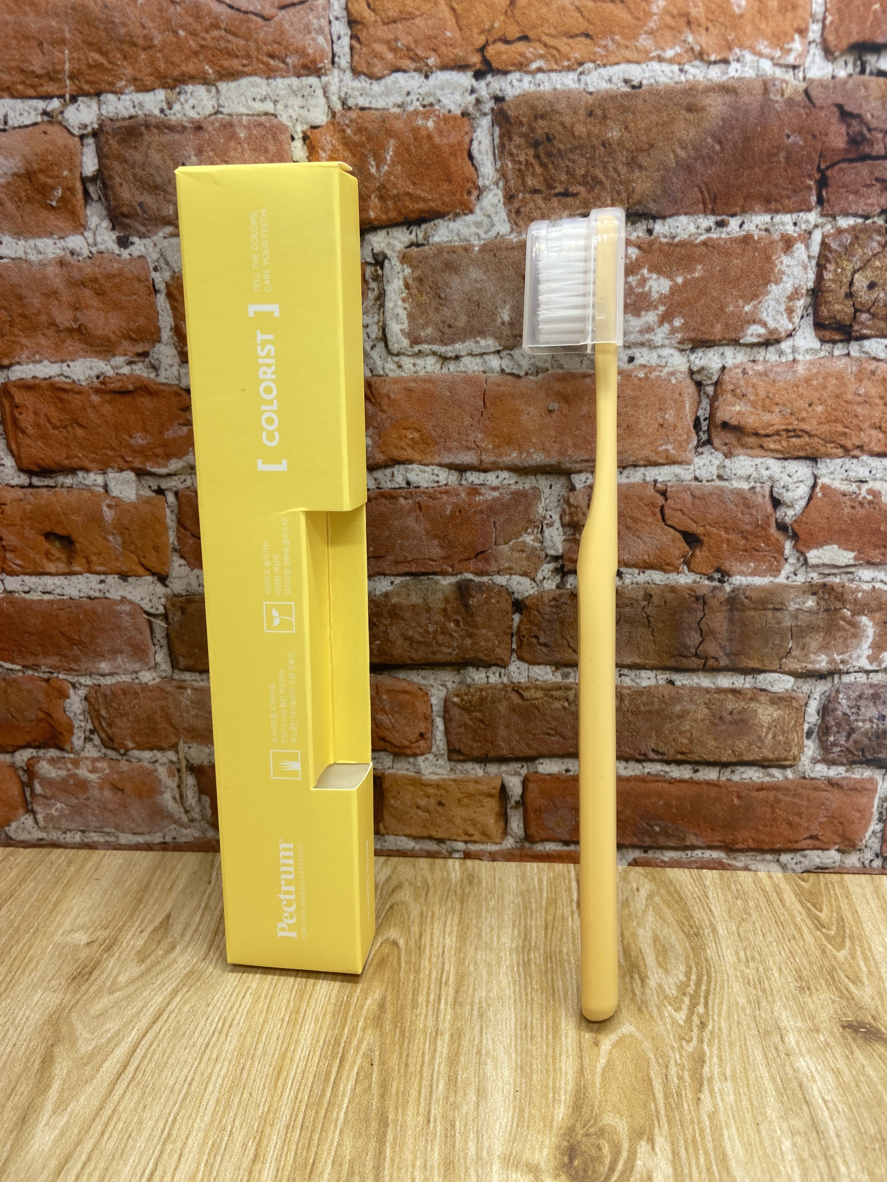 Pectrum Dental Care Nano Silver Colorist 34 Pastel Yellow Зубная щетка c наночастицами серебра и сверхтонкой двойной щетиной средней и мягкой жесткости Пастельно-желтая