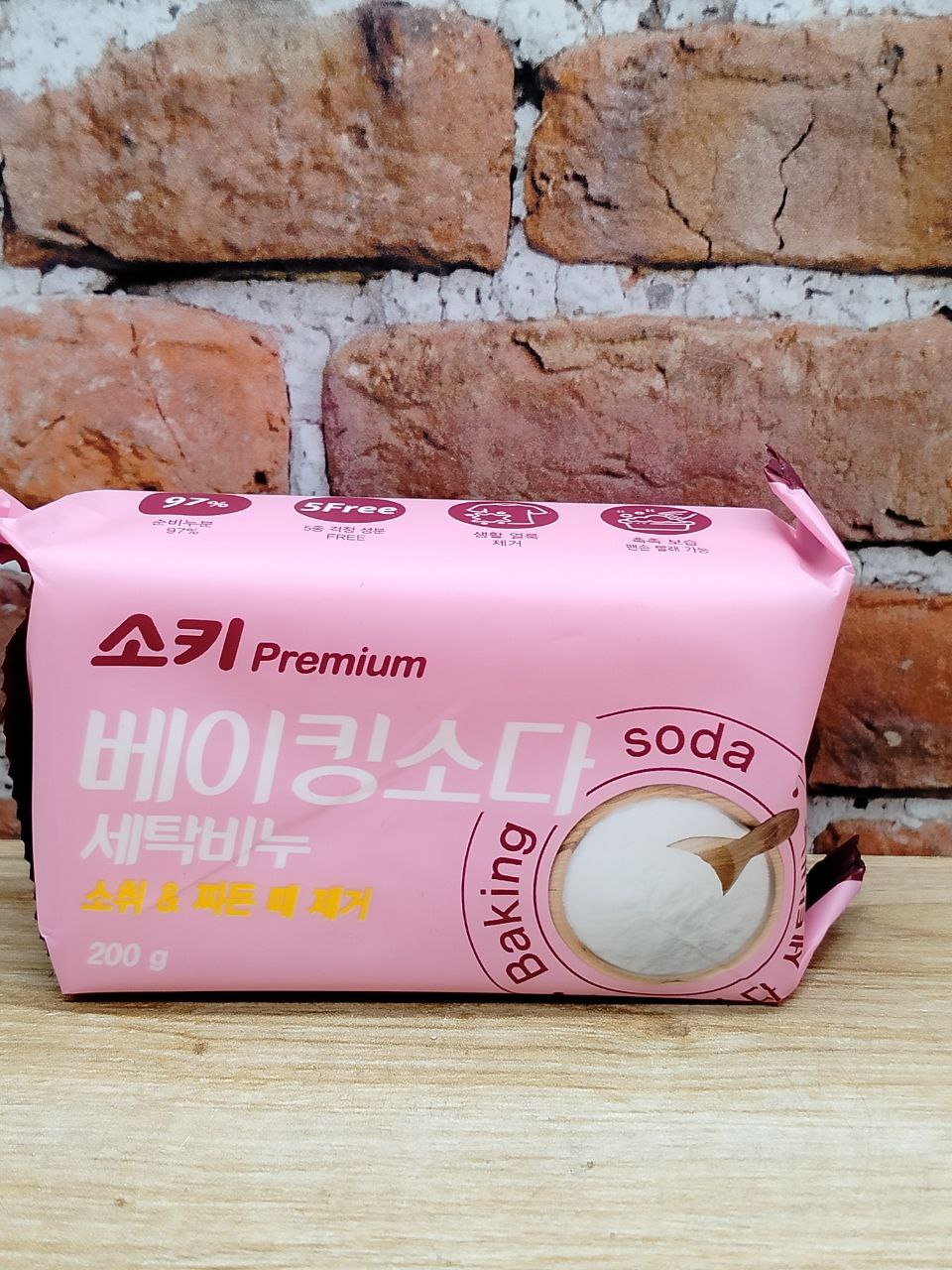 Mukunghwa Premium Baking Soda Премиальное дезодорирующее и пятновыводящее хозяйственное мыло с содой 200 гр