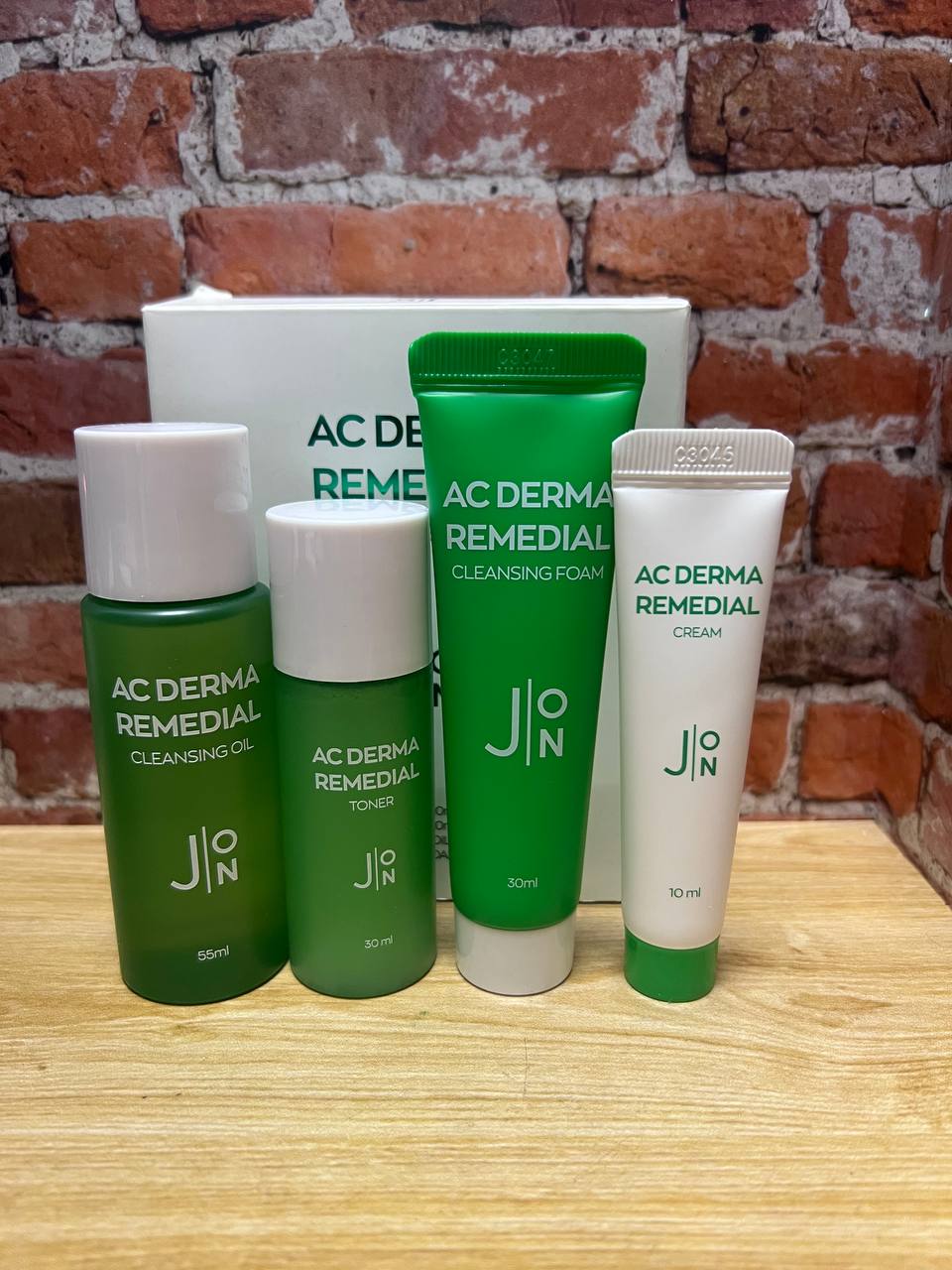 Evas J:ON AC Derma Remedial Mini Set Набор для ухода за кожей лица стоп-АКНЕ Гидрофильное масло 55 мл + Пенка для умывания 30 мл + Тонер 30 мл + Крем 10 мл