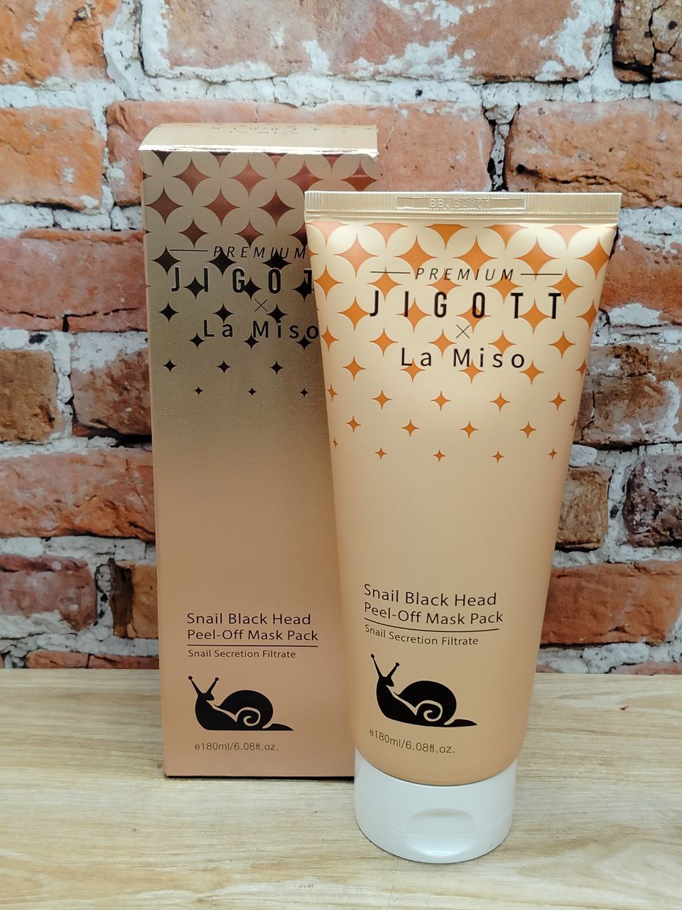 Premium Jigott & La Miso Маска-пленка от черных точек с муцином улитки 180 мл