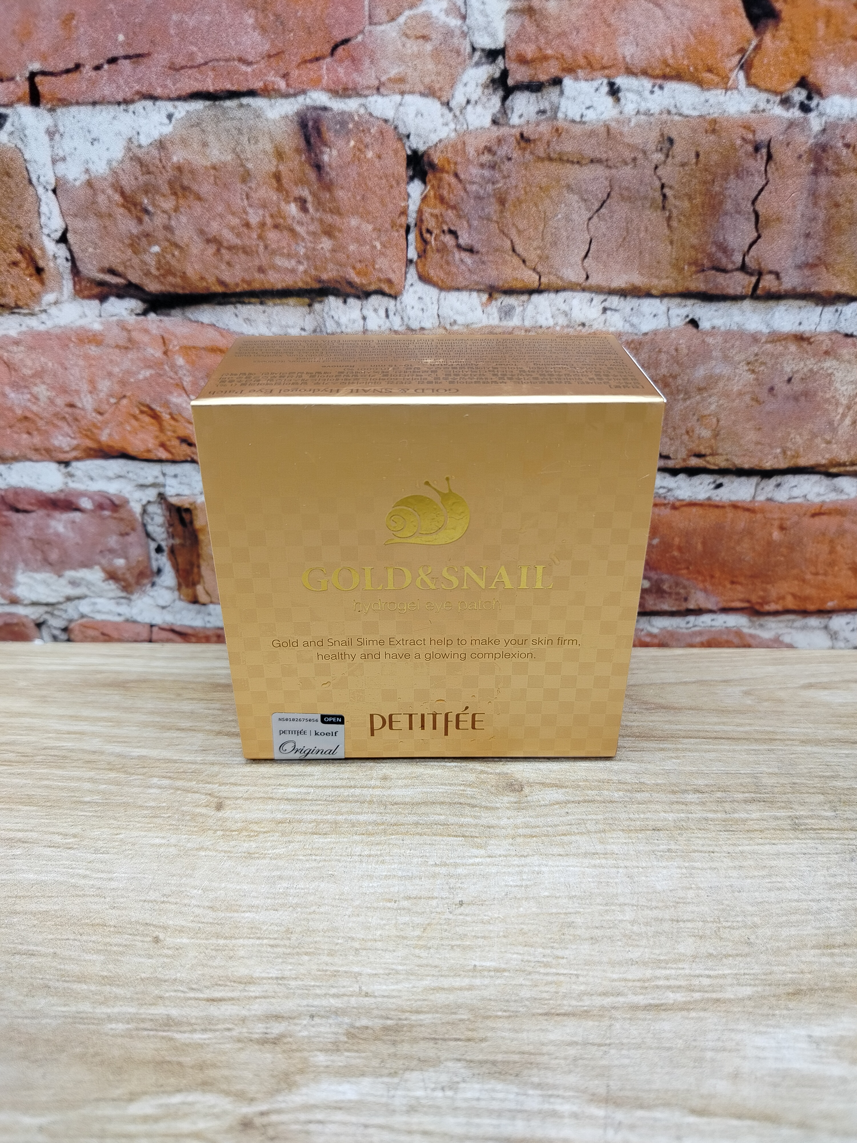 Petitfee Hydrogel Eye Patch Gold & Snail Гидрогелевые патчи под глаза с золотом и муцином улитки 60 шт 84 гр