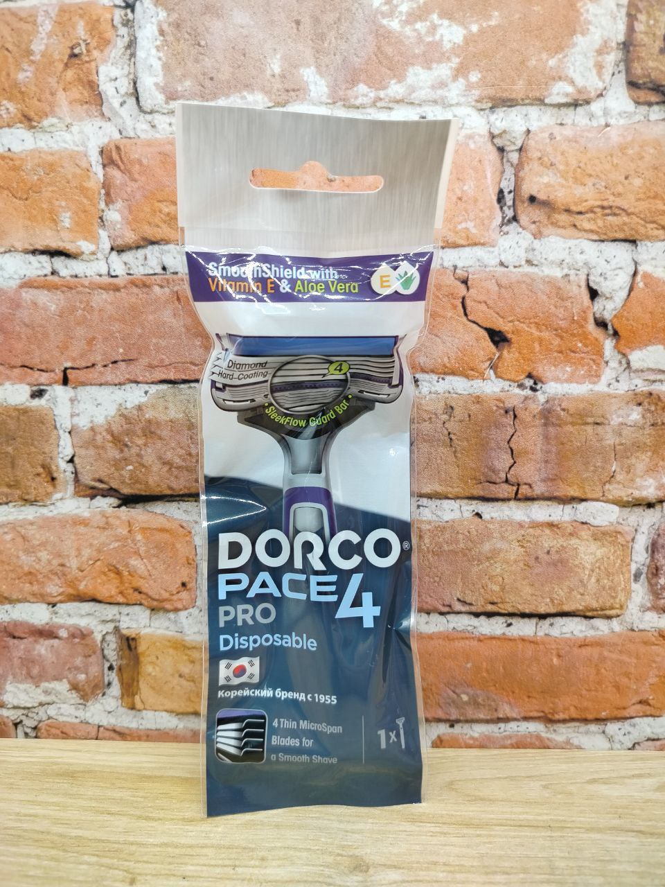 Dorco PACE 4 PRO Одноразовый бритвенный станок мужской 4-ех лезвийный с плавающей головкой