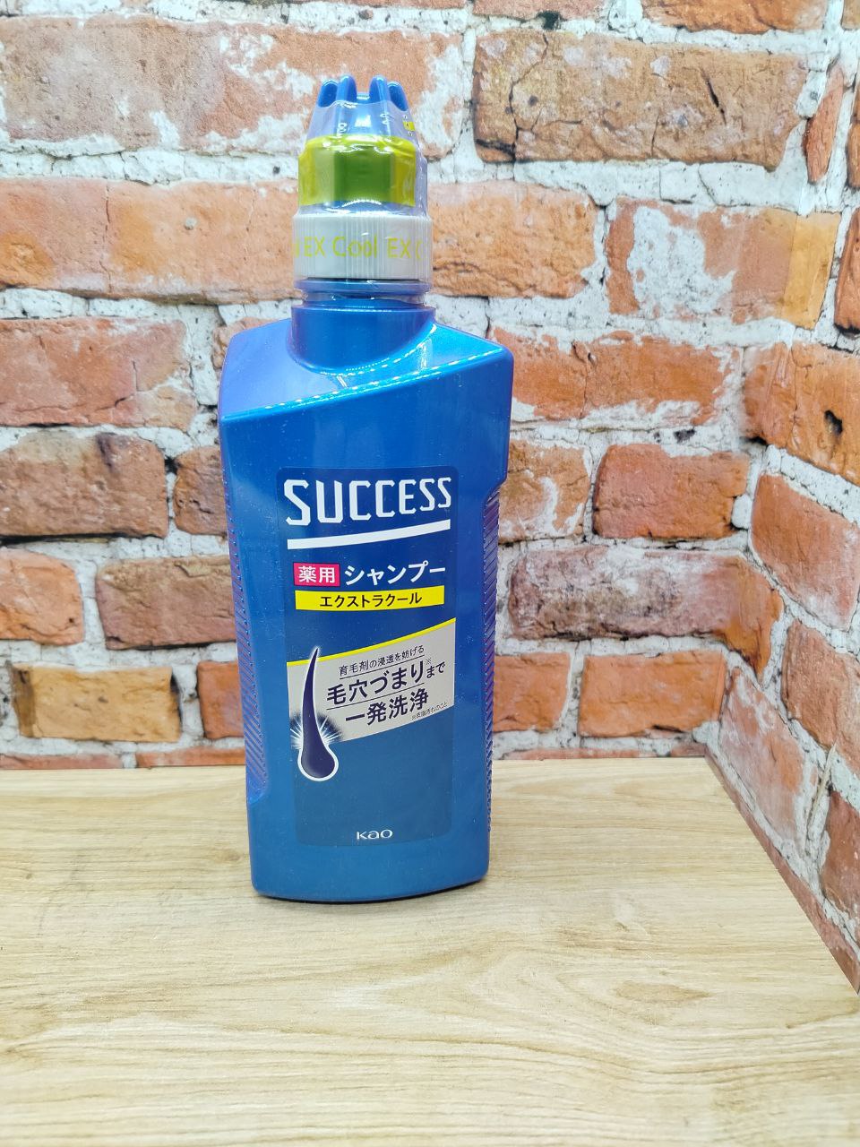 Kao Success Medicated Shampoo EX Cool Мужской лечебный шампунь освежающий против зуда, шелушения и перхоти Глубокое очищение и охлаждение 400 мл