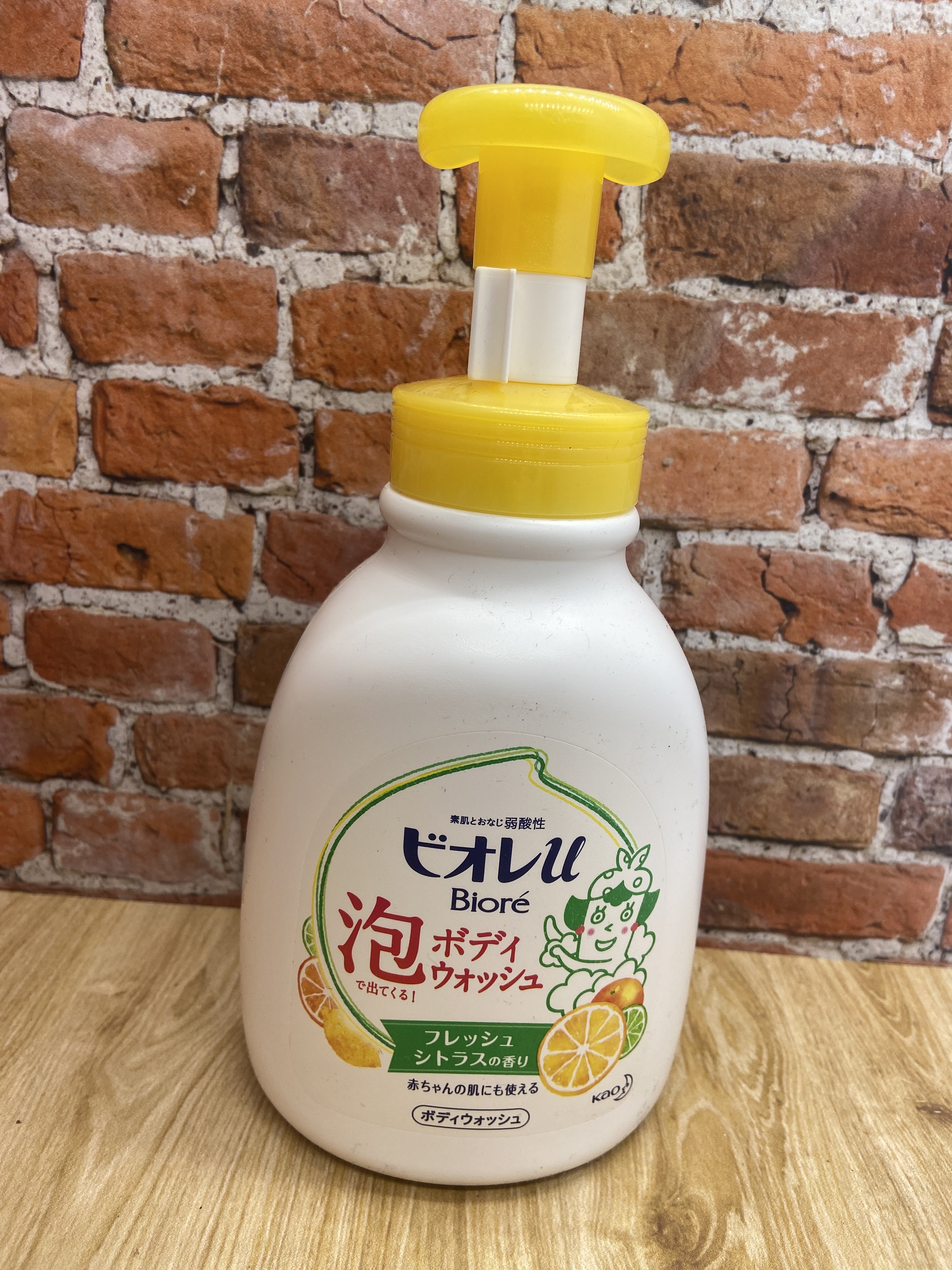 Kao Biore u Мыло-пенка для душа с низким Ph уровнем и ароматом Цитрусов 600 мл