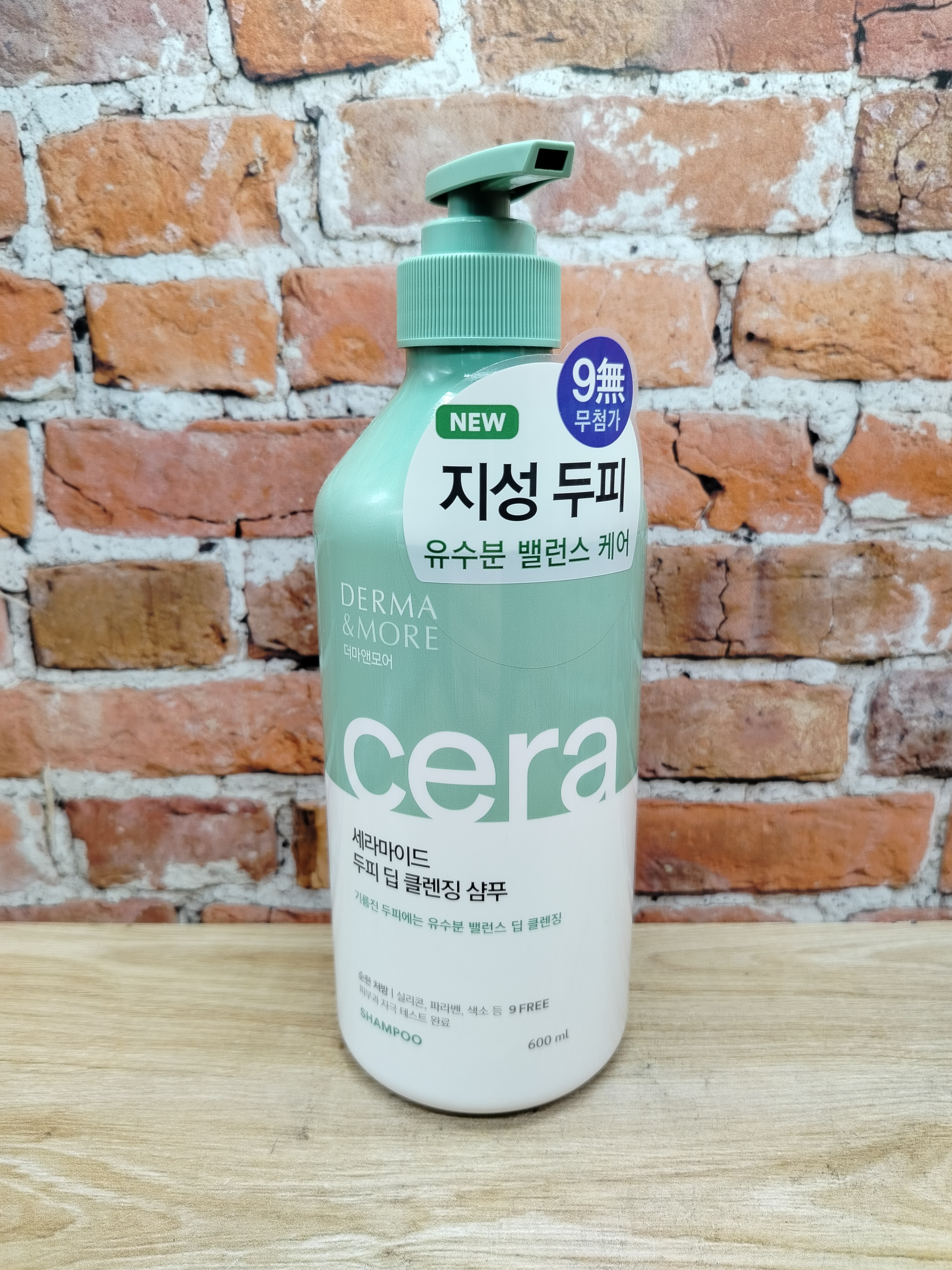 Aekyung Derma & More Ceramide Deep Cleansing Шампунь для волос для жирной кожи головы Глубокое очищение 600 мл