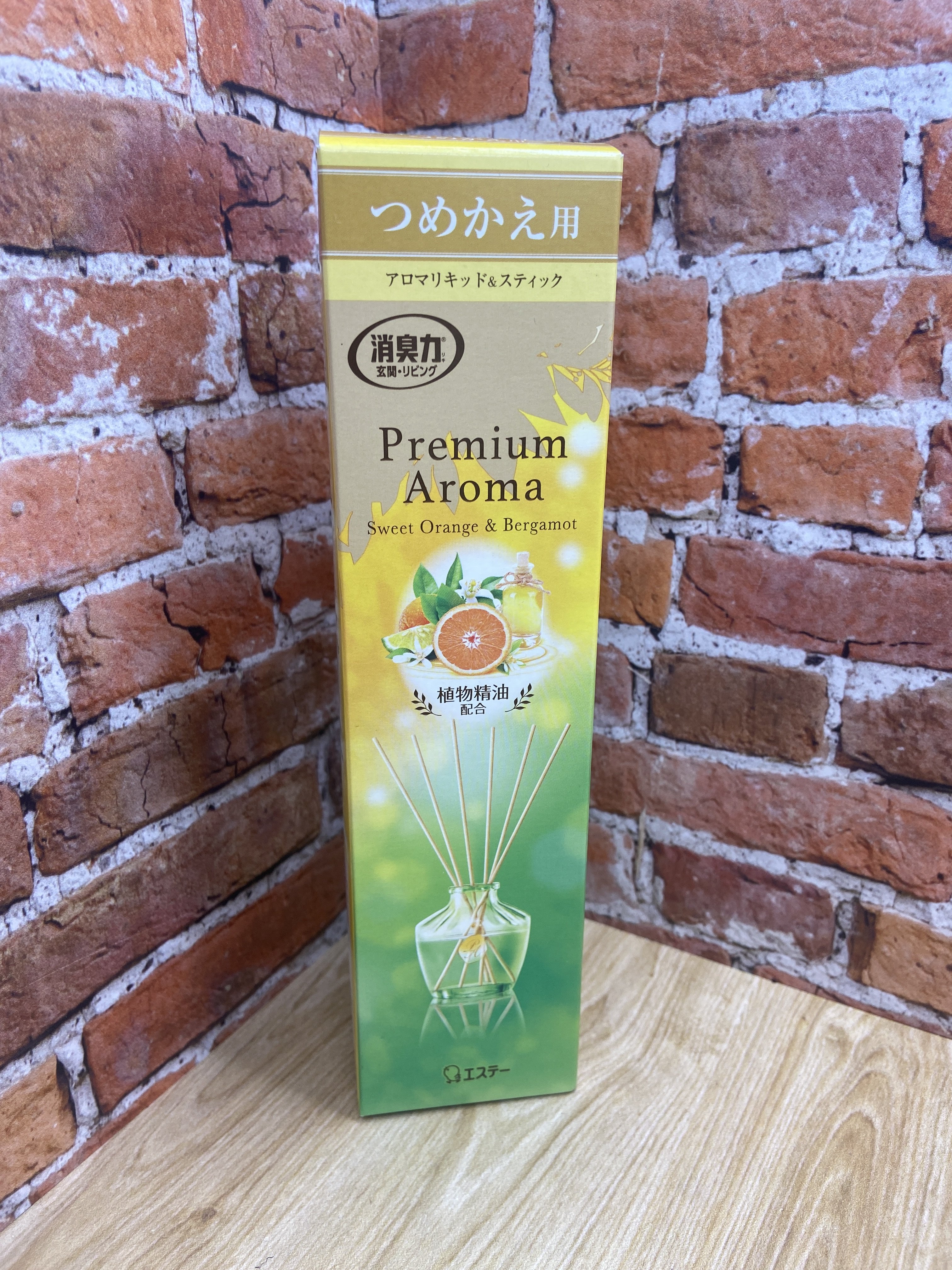 ST Shoushuuriki Premium Aroma Stick Наполнитель и сменные палочки для освежителя воздуха с ротанговыми палочками Апельсин и Бергамот 65 мл