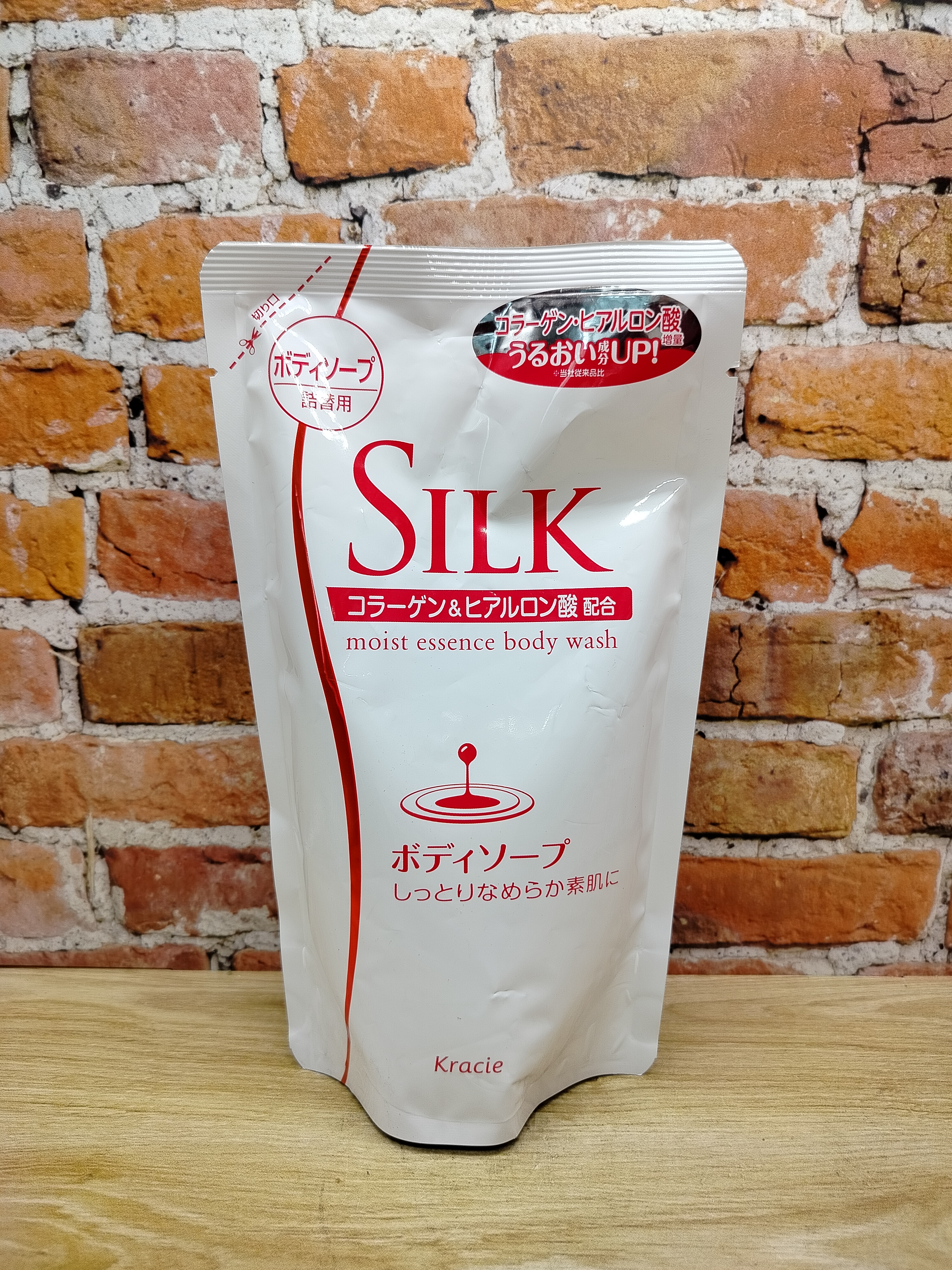 Kracie Silk Жидкое мыло для тела увлажняющее с природным коллагеном и ароматом фруктов 350 мл в мягкой упаковке