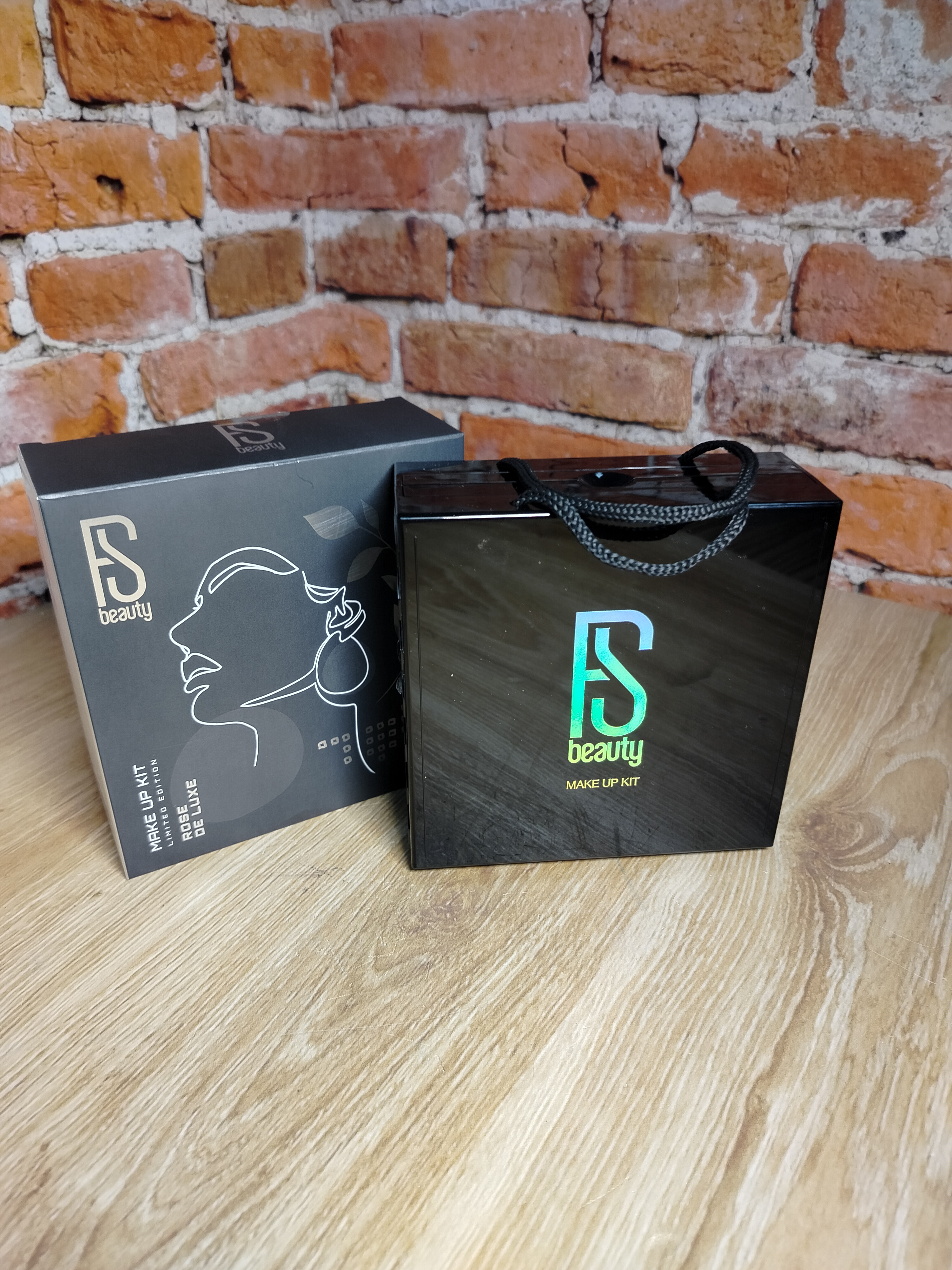 FS Beauty Rose De Luxe Make Up Kit 91 Подарочный набор декоративной косметики в органайзере