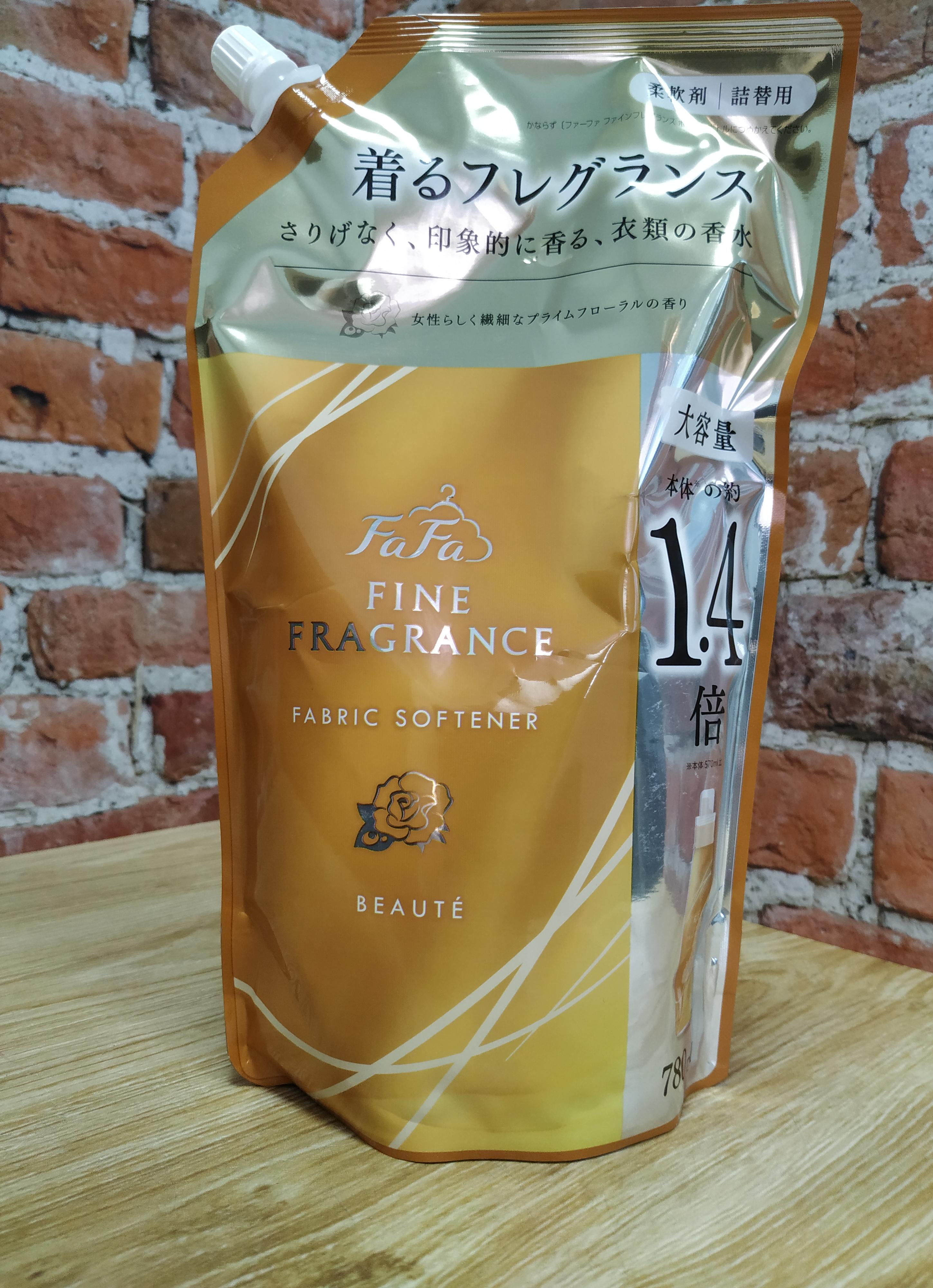 Nissan FaFa Fine Fragrance Beaute Кондиционер для белья с ароматом персика, розы и жасмина 780 мл в мягкой упаковке