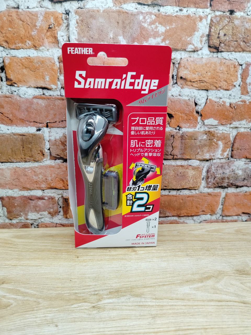 Feather F-System Samurai Edge Бритвенный станок с тремя независимыми особоострыми лезвиями + 2 касеты
