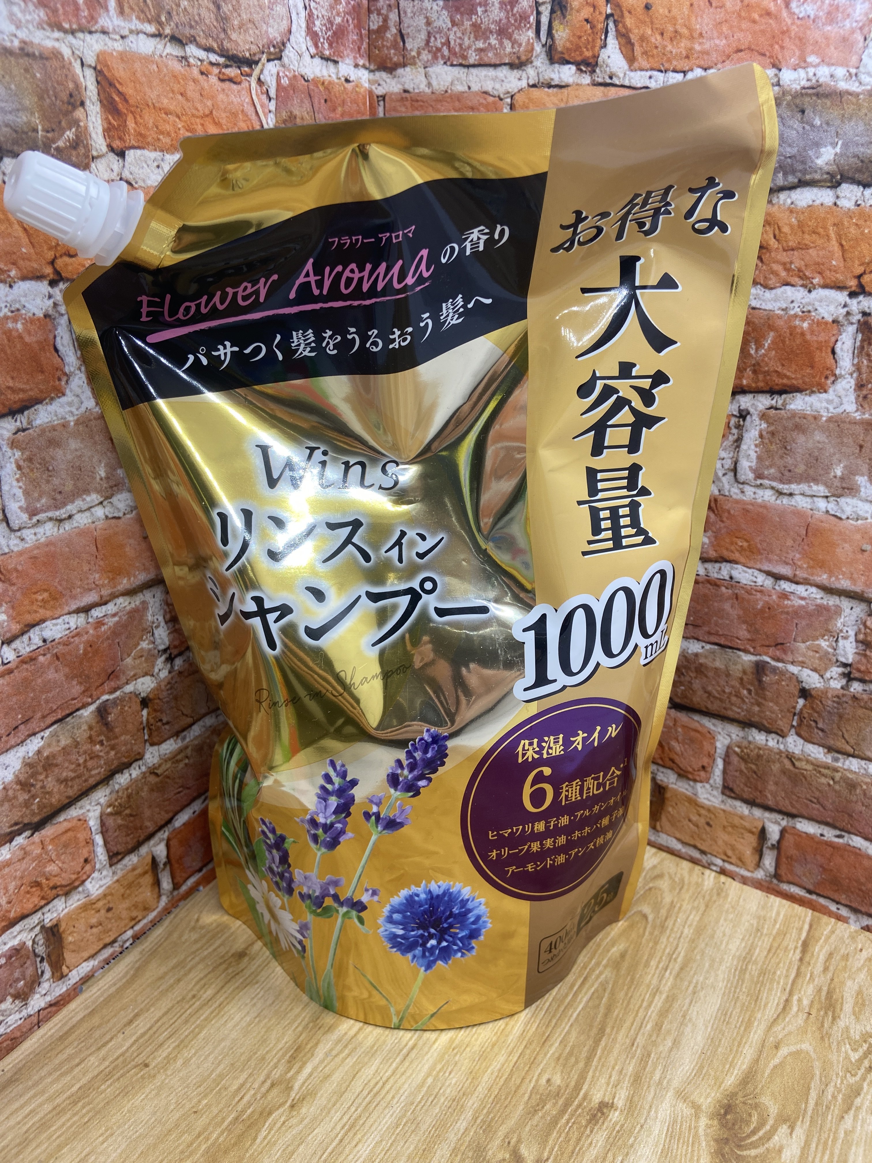 Nihon Wins Шампунь с кондиционером Цветочный аромат 1000 мл в мягкой упаковке