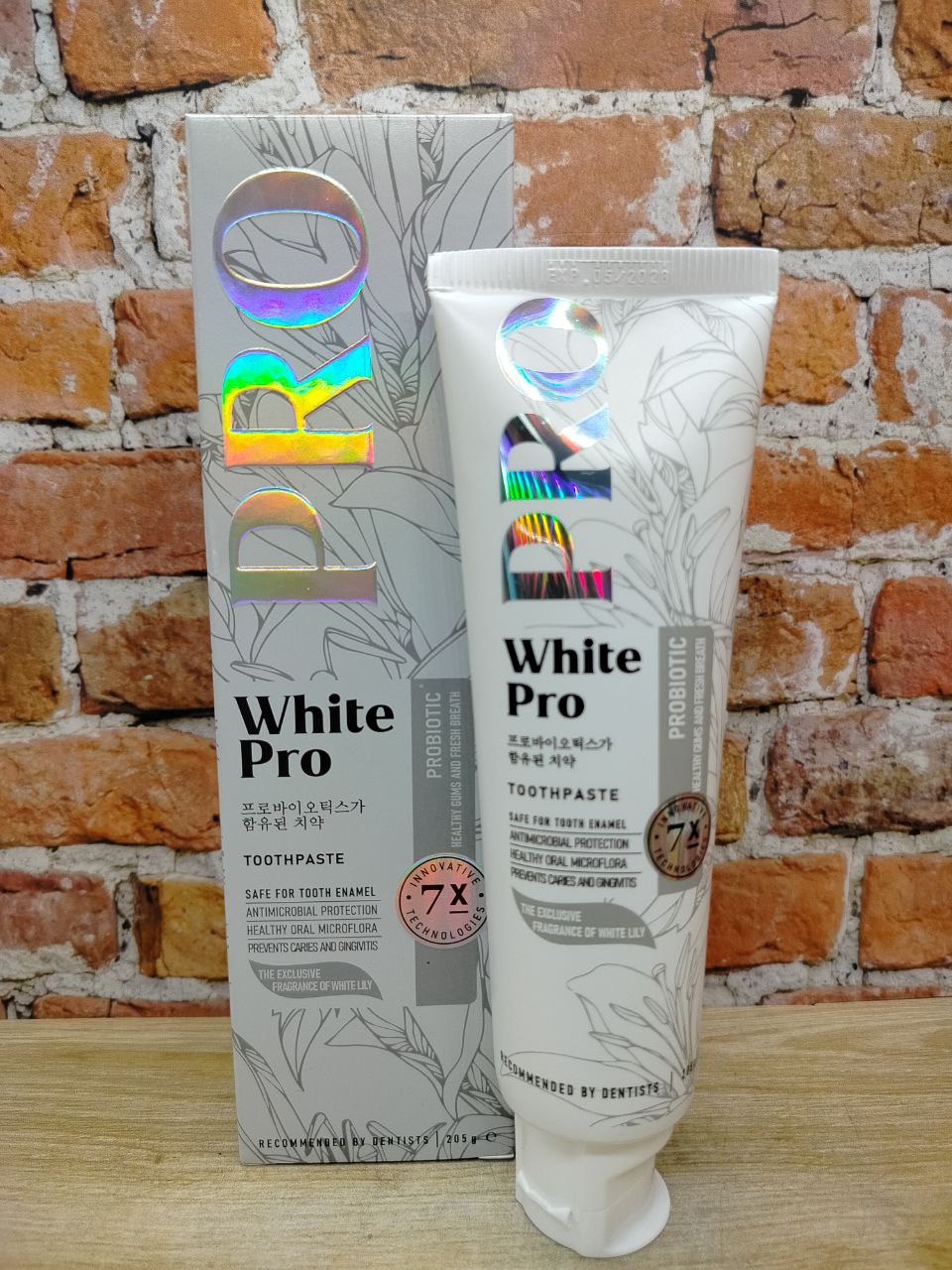 White Pro Probiotic Зубная паста с пробиотиками Белая лилия 205 гр