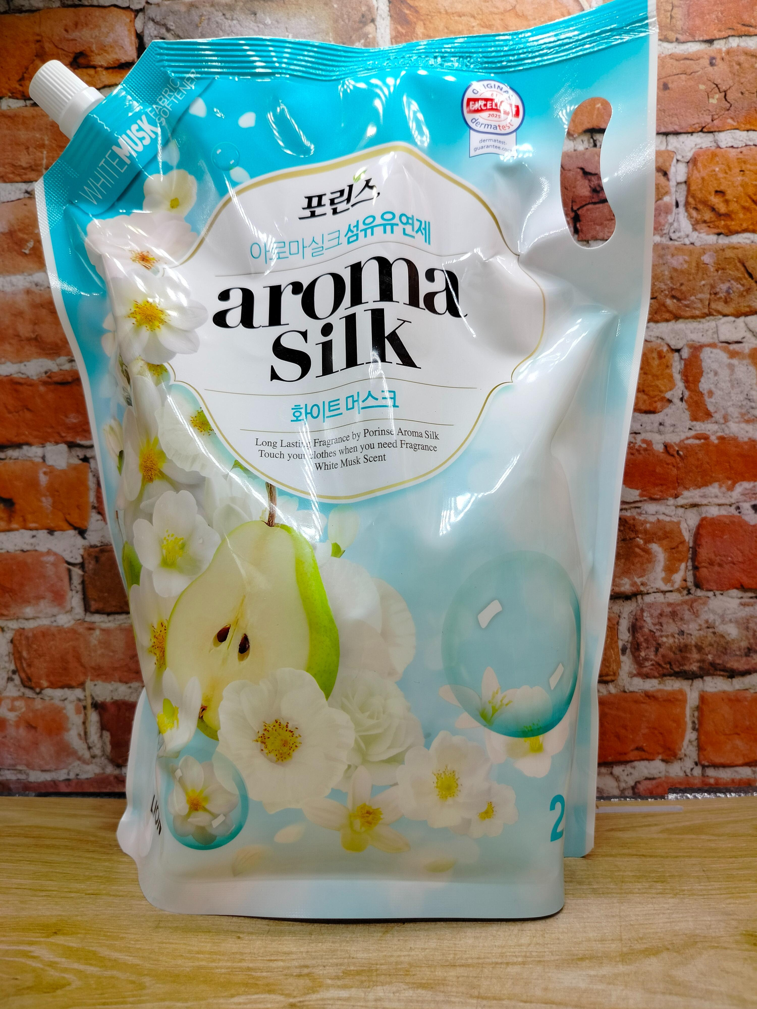 Lion Aroma Silk White Musk Кондиционер для белья аромат белого мускуса 2,1 л в мягкой упаковке