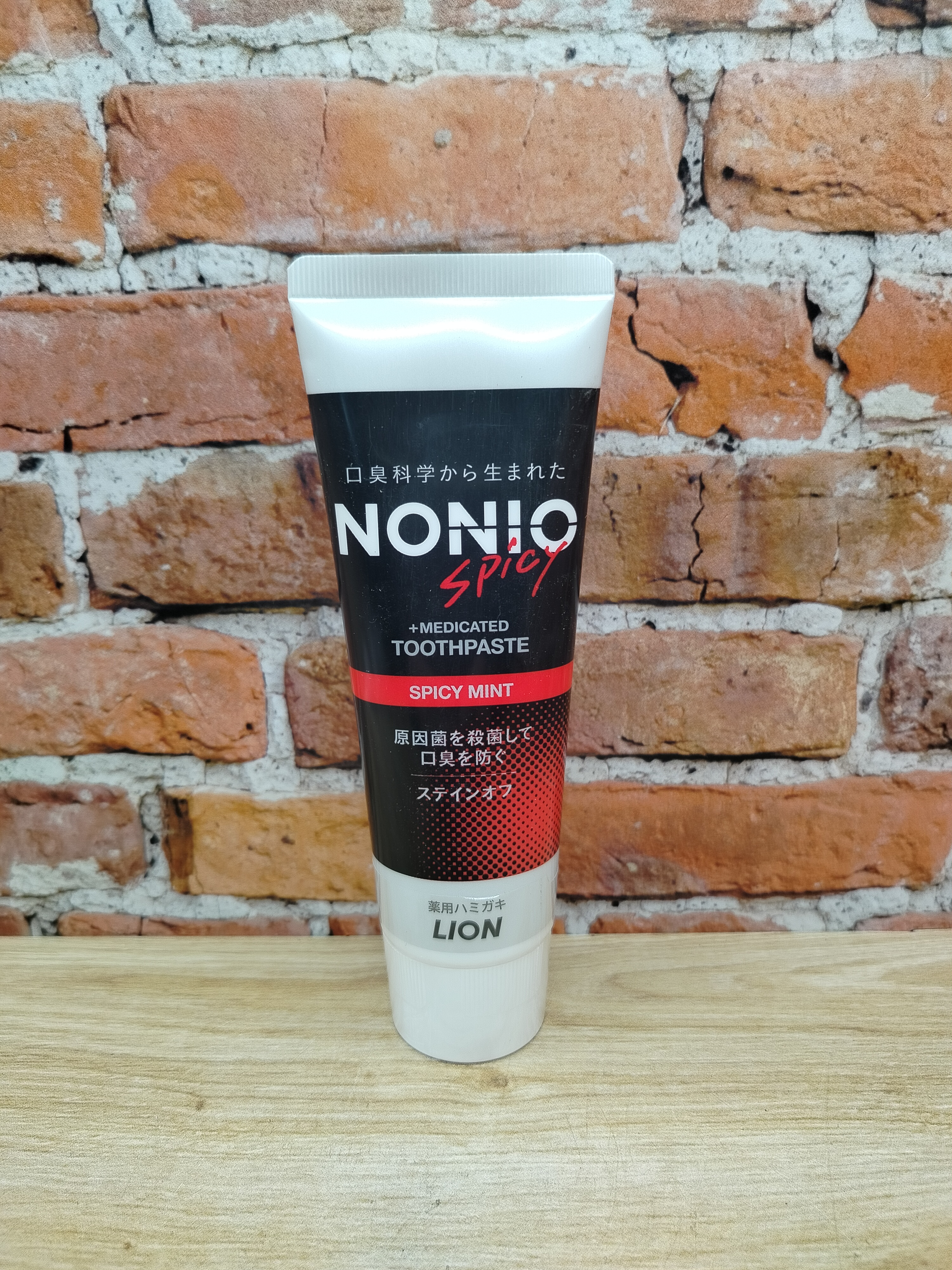 Lion Nonio Spicy Профилактическая зубная паста для удаления неприятного запаха, отбеливания и комплексного ухода с ароматом пряностей и мяты 130 гр