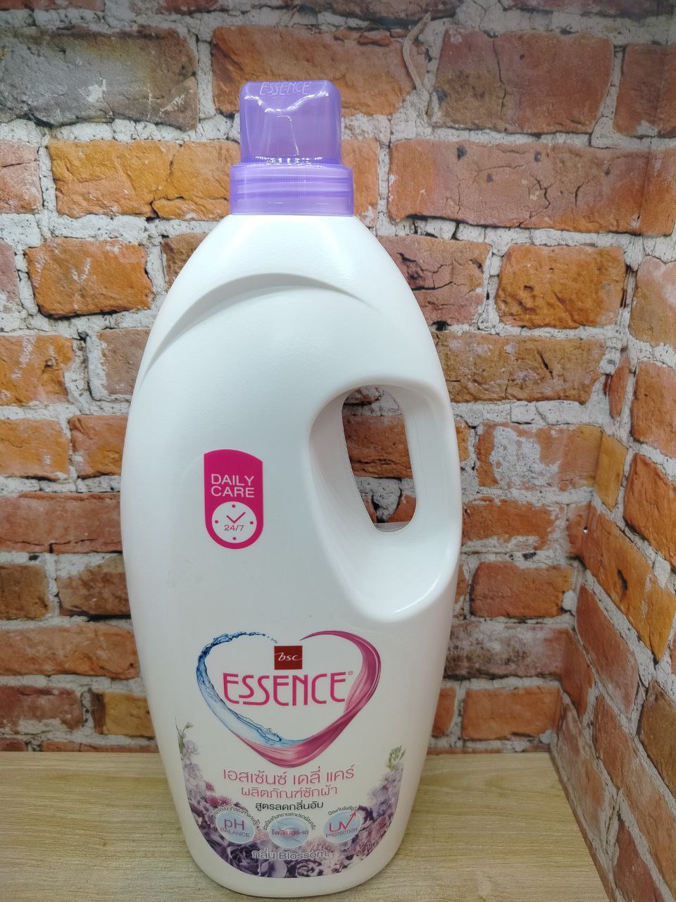 Lion Essence Blossom Супер концентрированный гель для стирки Весенний луг 1900 мл