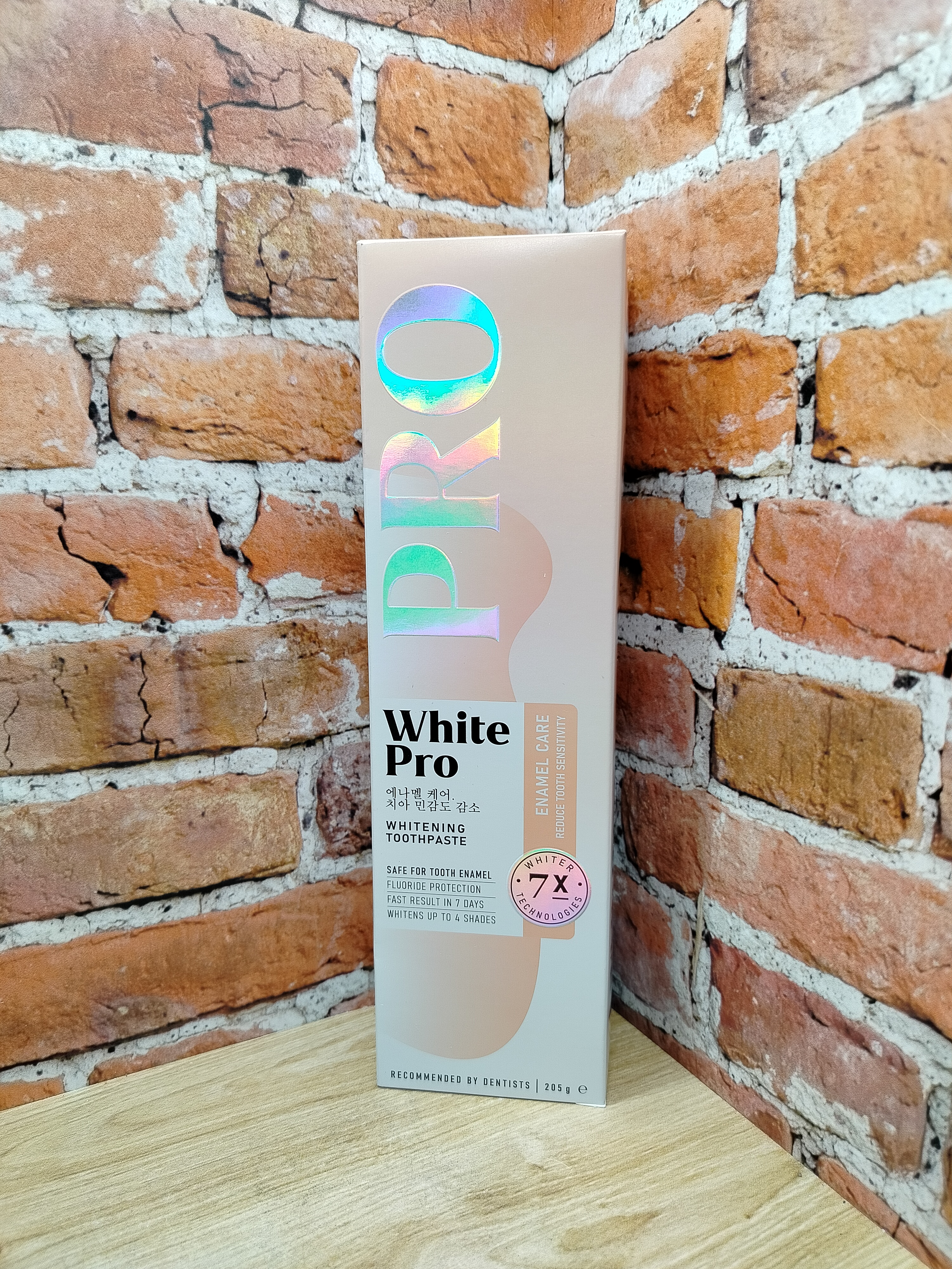 White Pro Whitening Enamel Care Зубная паста для деликатного отбеливания, снижения чувствительности зубов и укрепления эмали 205 гр