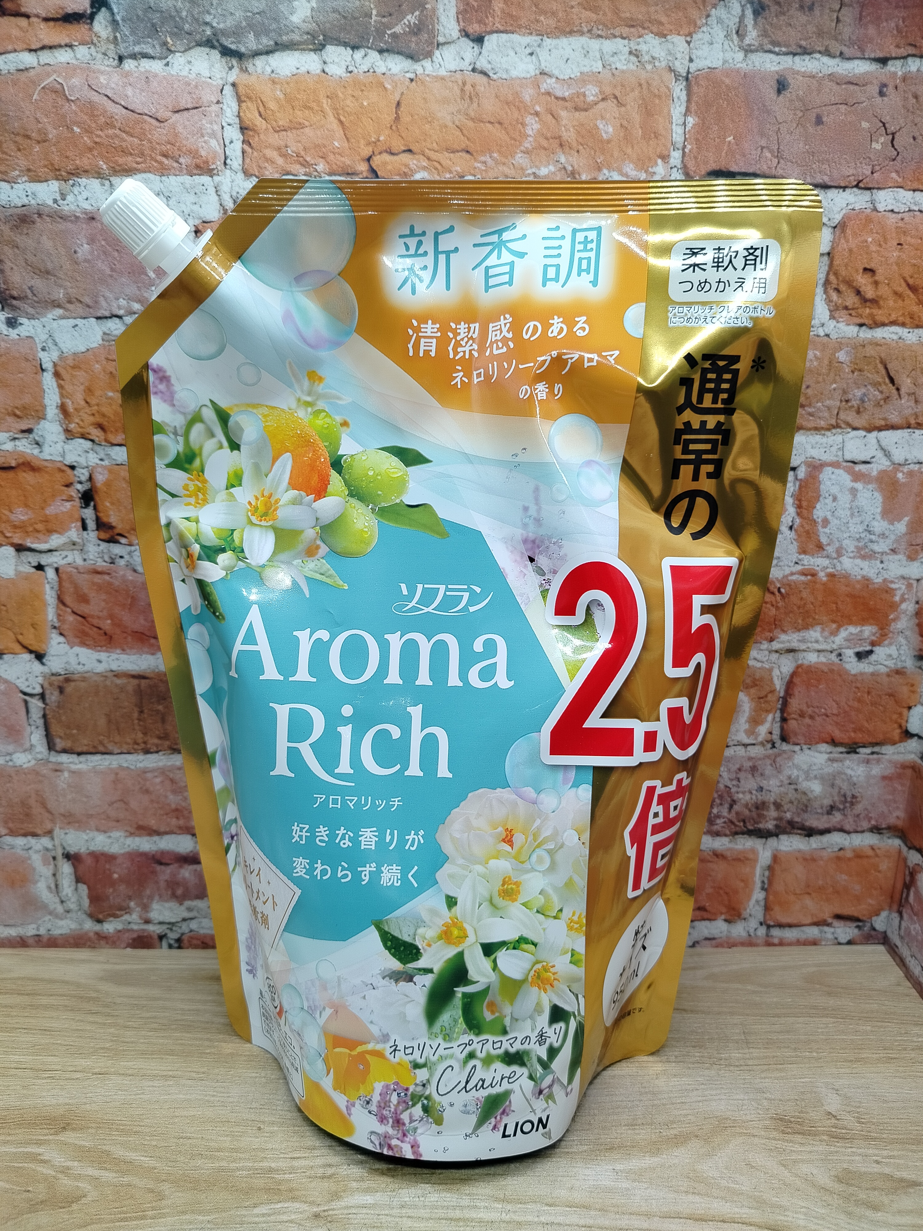 Lion Soflan Aroma Rich Claire 258 Кондиционер для белья с натуральными ароматическими маслами 950 мл в мягкой упаковке