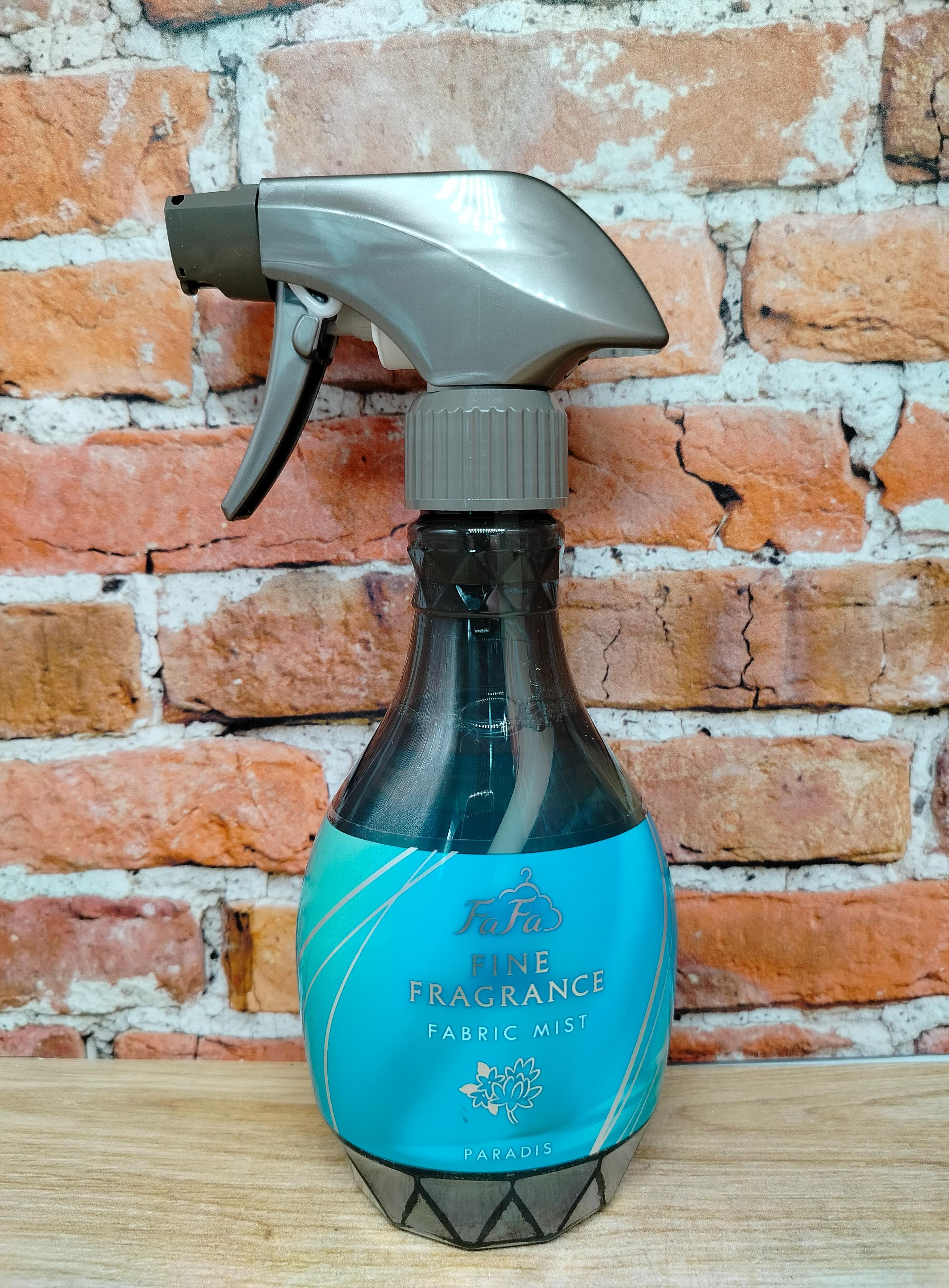 Nissan FaFa Fine Fragrance Fabric Mist Paradis Спрей-кондиционер для белья с ароматом зеленого яблока, туберозы и жасмина 300 мл